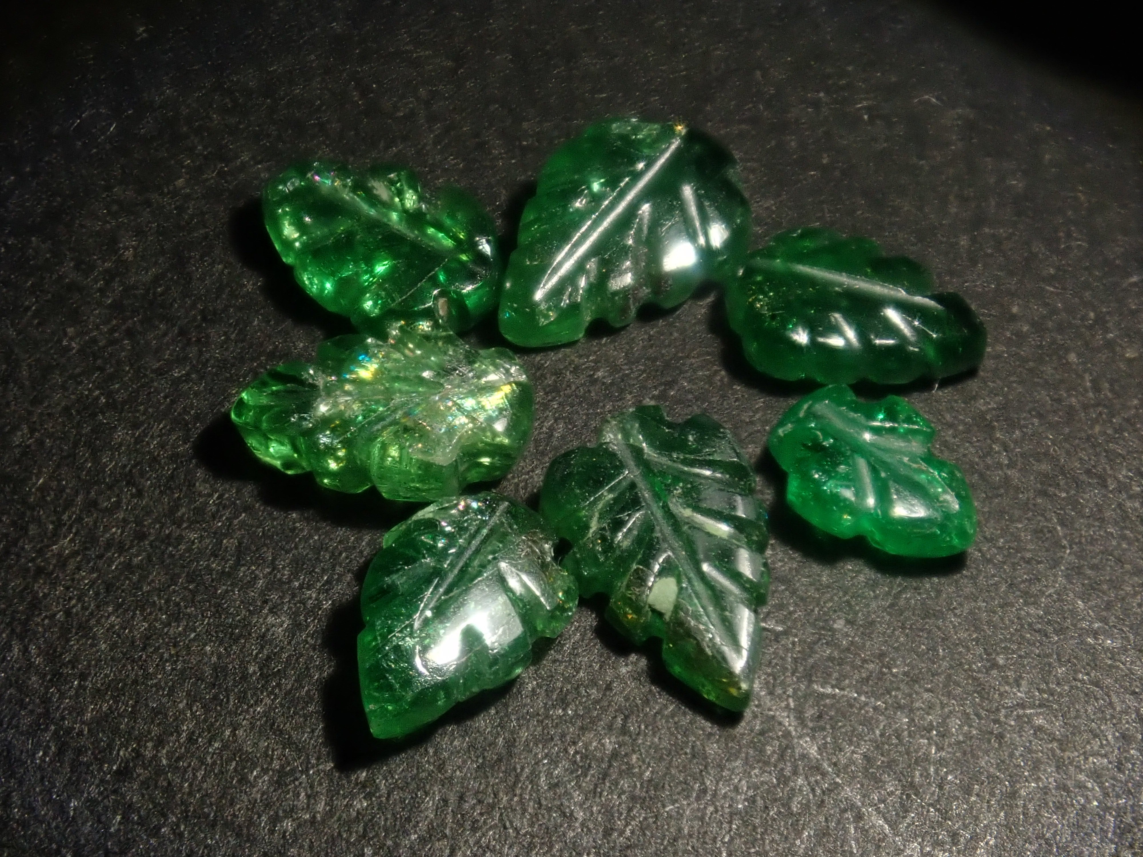 【11/8 22時販売】《限定9石》カービングガチャ（オパール、トルマリン、ツァボライトガーネット） 1石ルース《複数購入割引有》