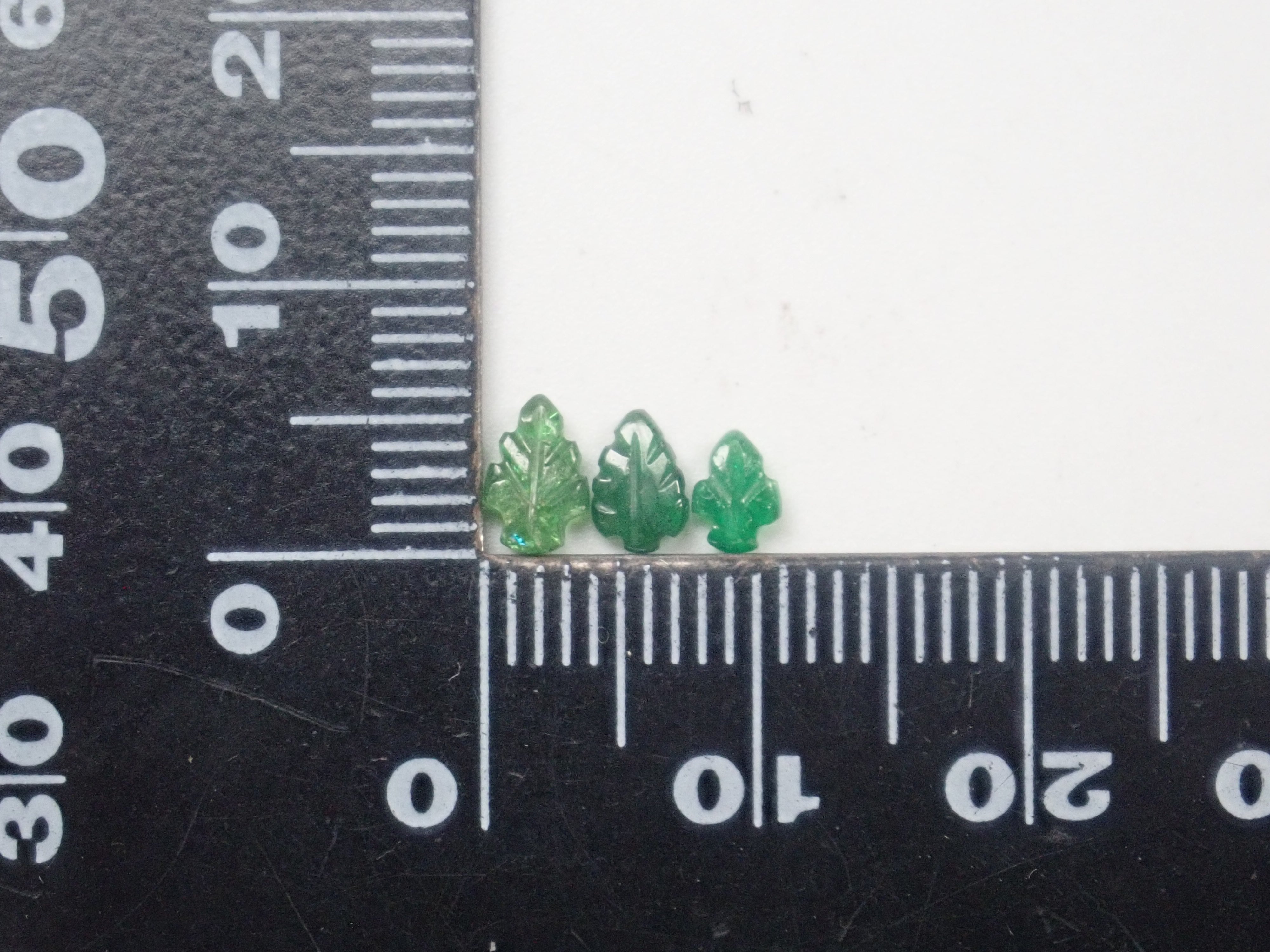 【11/8 22時販売】《限定9石》カービングガチャ（オパール、トルマリン、ツァボライトガーネット） 1石ルース《複数購入割引有》