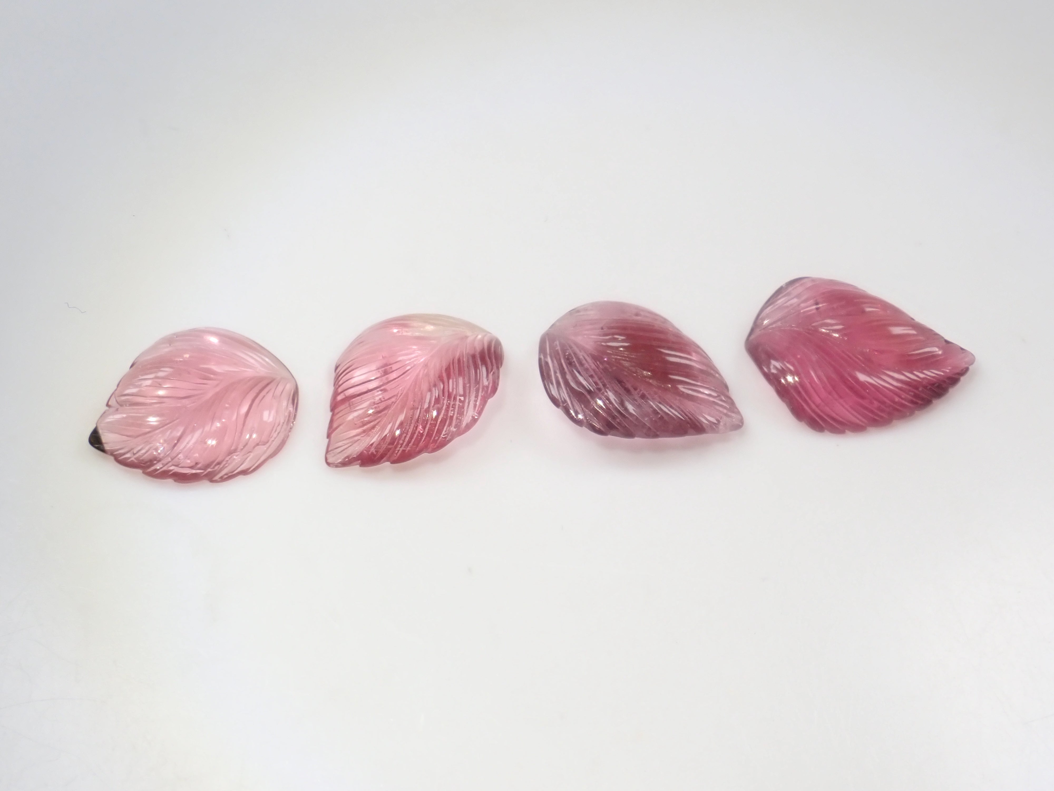 【11/8 22時販売】《限定4石》カービングガチャ（ピンクトルマリン,平均3.4ct） 1石ルース《複数購入割引有》