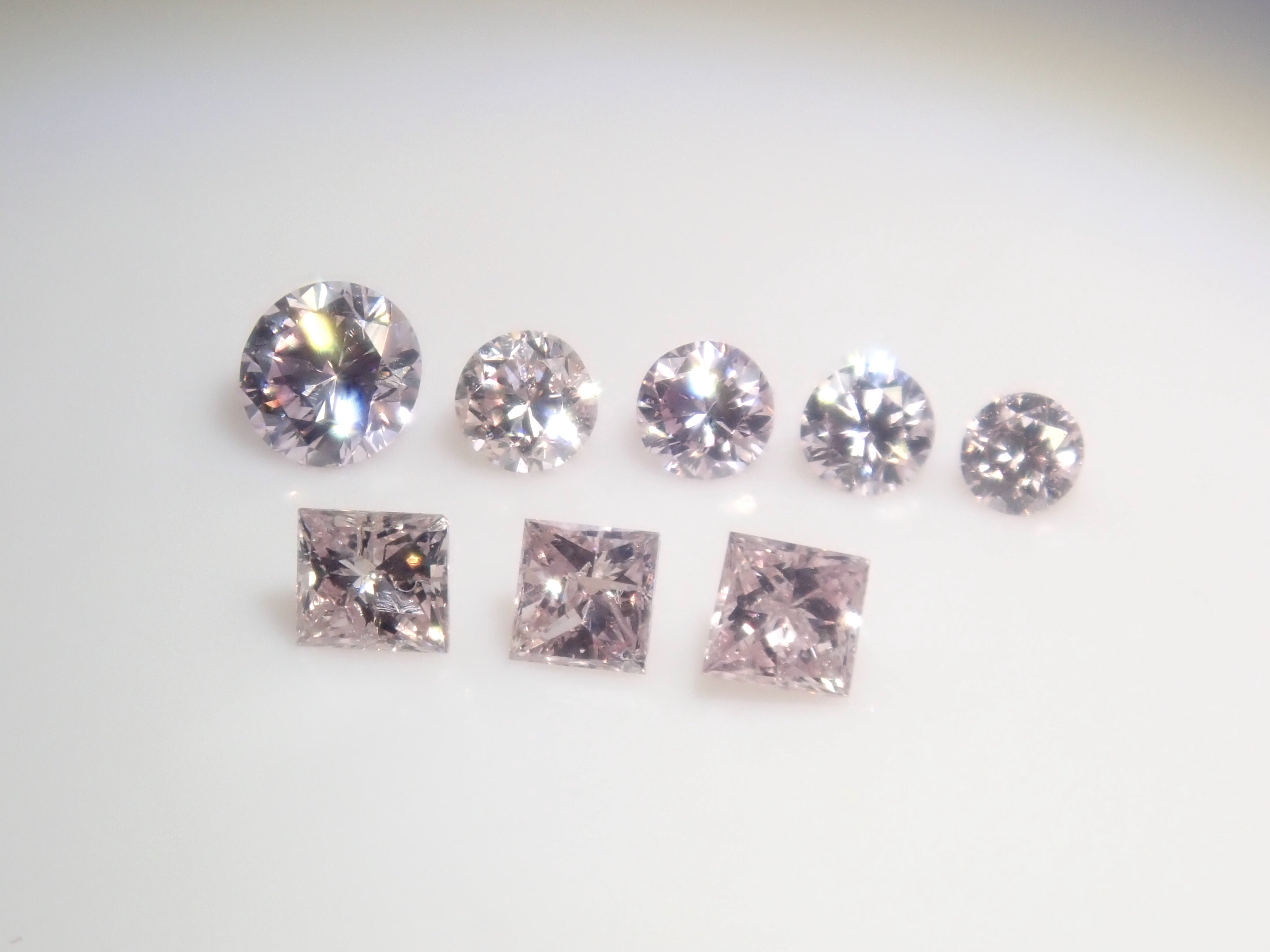 ピンクダイヤガチャ💎（FANCY LIGHT PURPLISH PINK/0.05ct/SI-2 中宝ソ