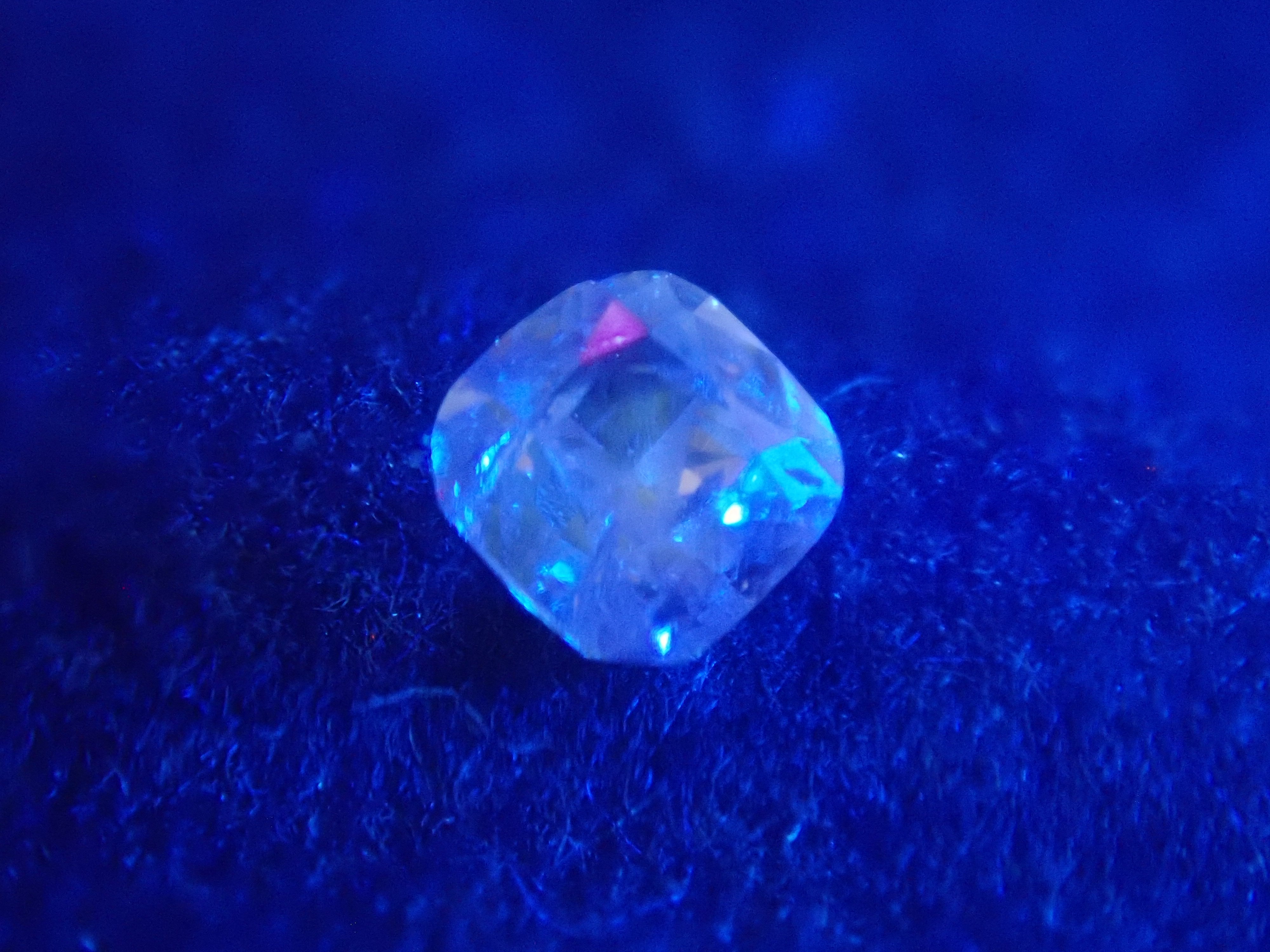 ピンクダイヤガチャ💎（FANCY LIGHT PURPLISH PINK/0.05ct/SI-2 中宝ソ