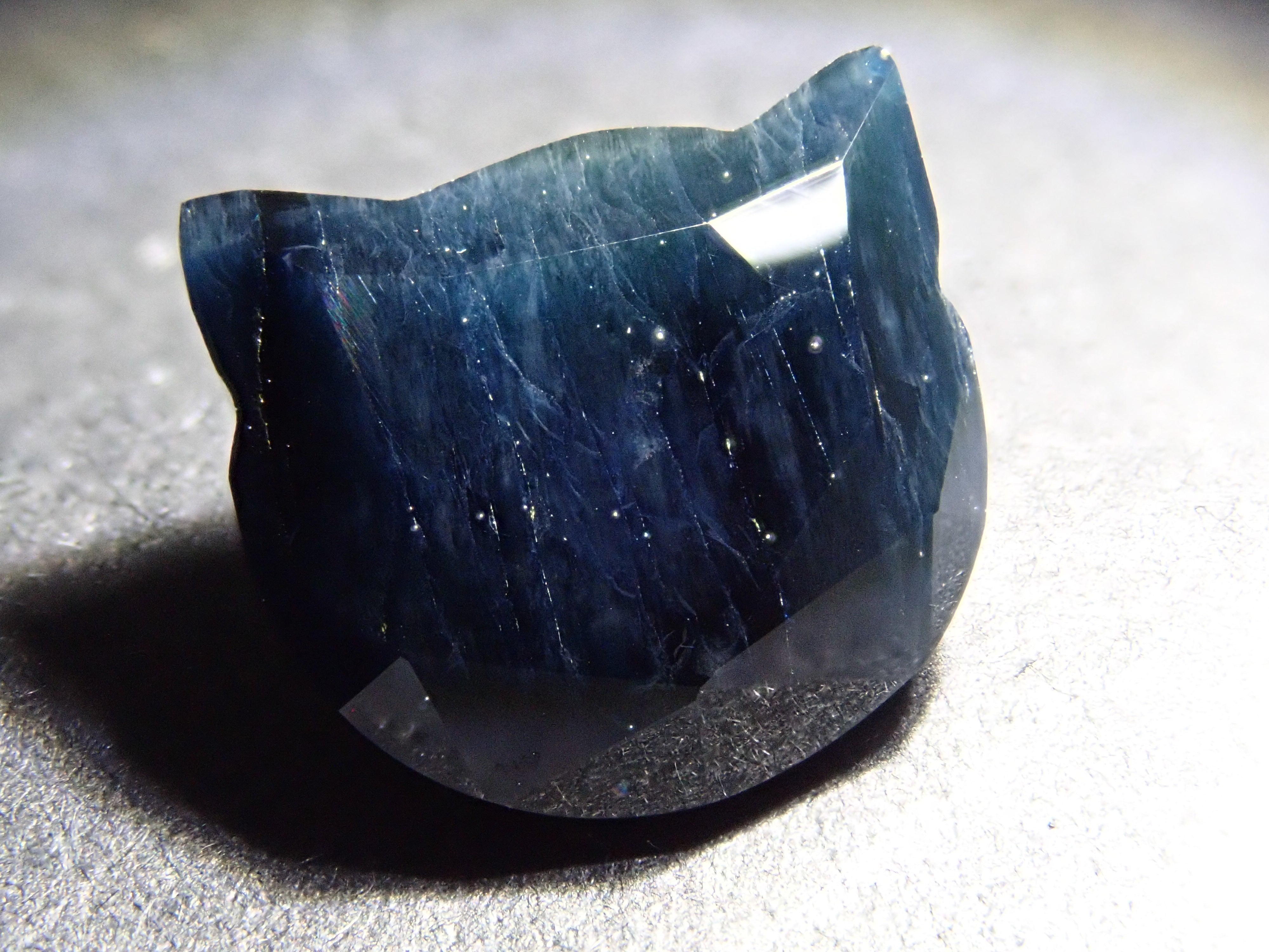 【猫カット】タイ産サファイア 5.255ctルース