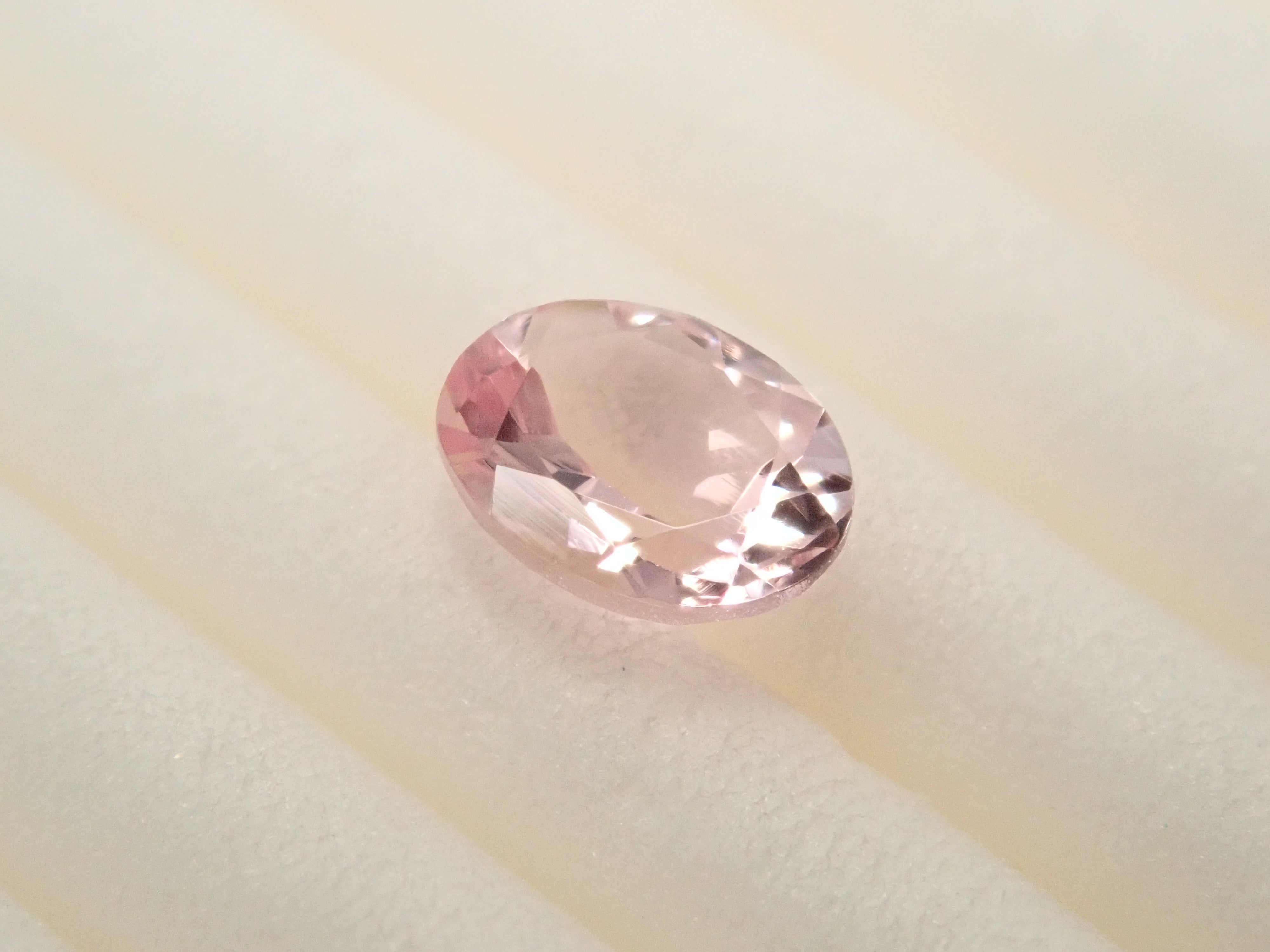 ナイジェリア産モルガナイト 0.354ctルース