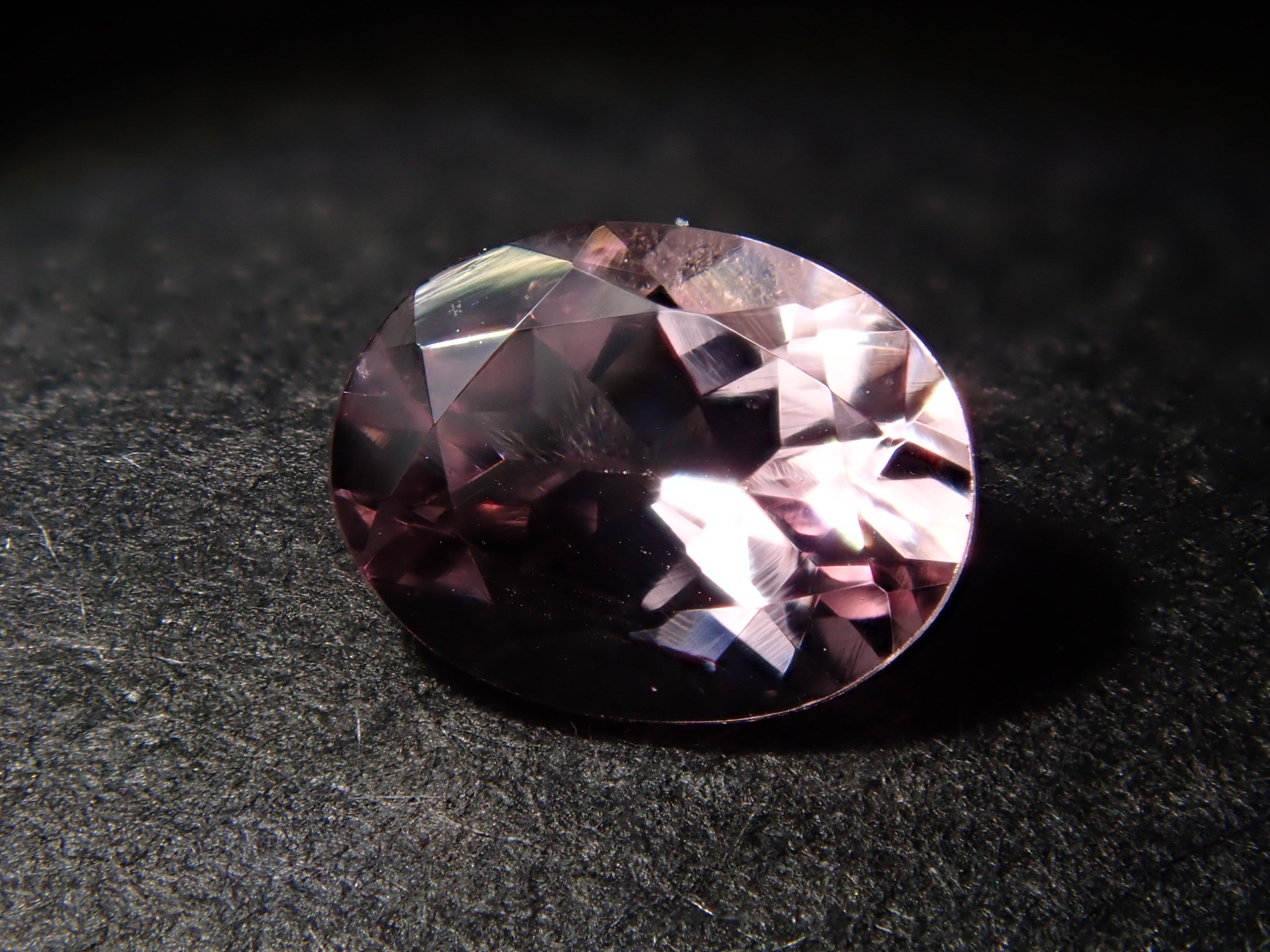 ナイジェリア産モルガナイト 0.354ctルース