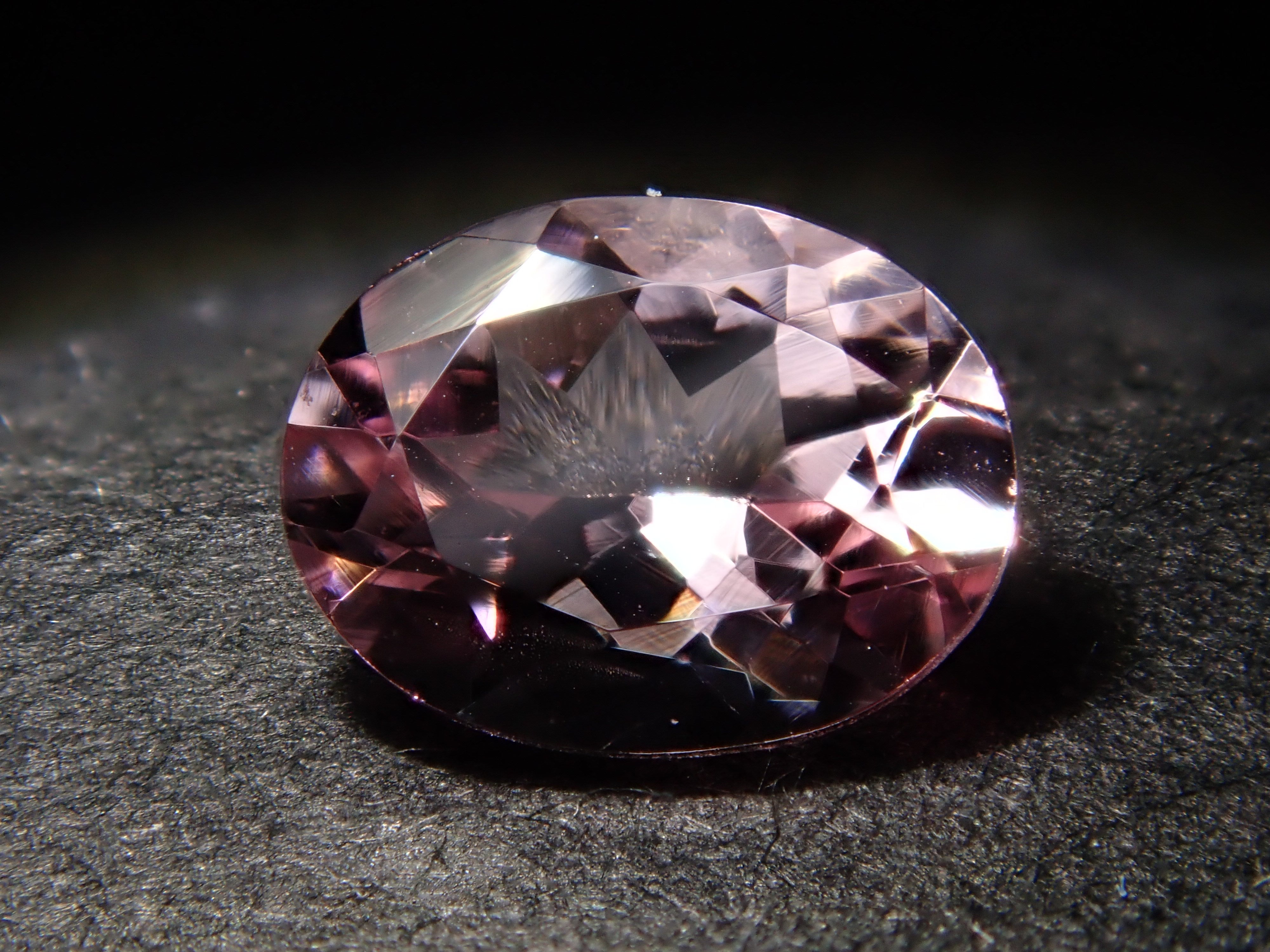 ナイジェリア産モルガナイト 0.354ctルース