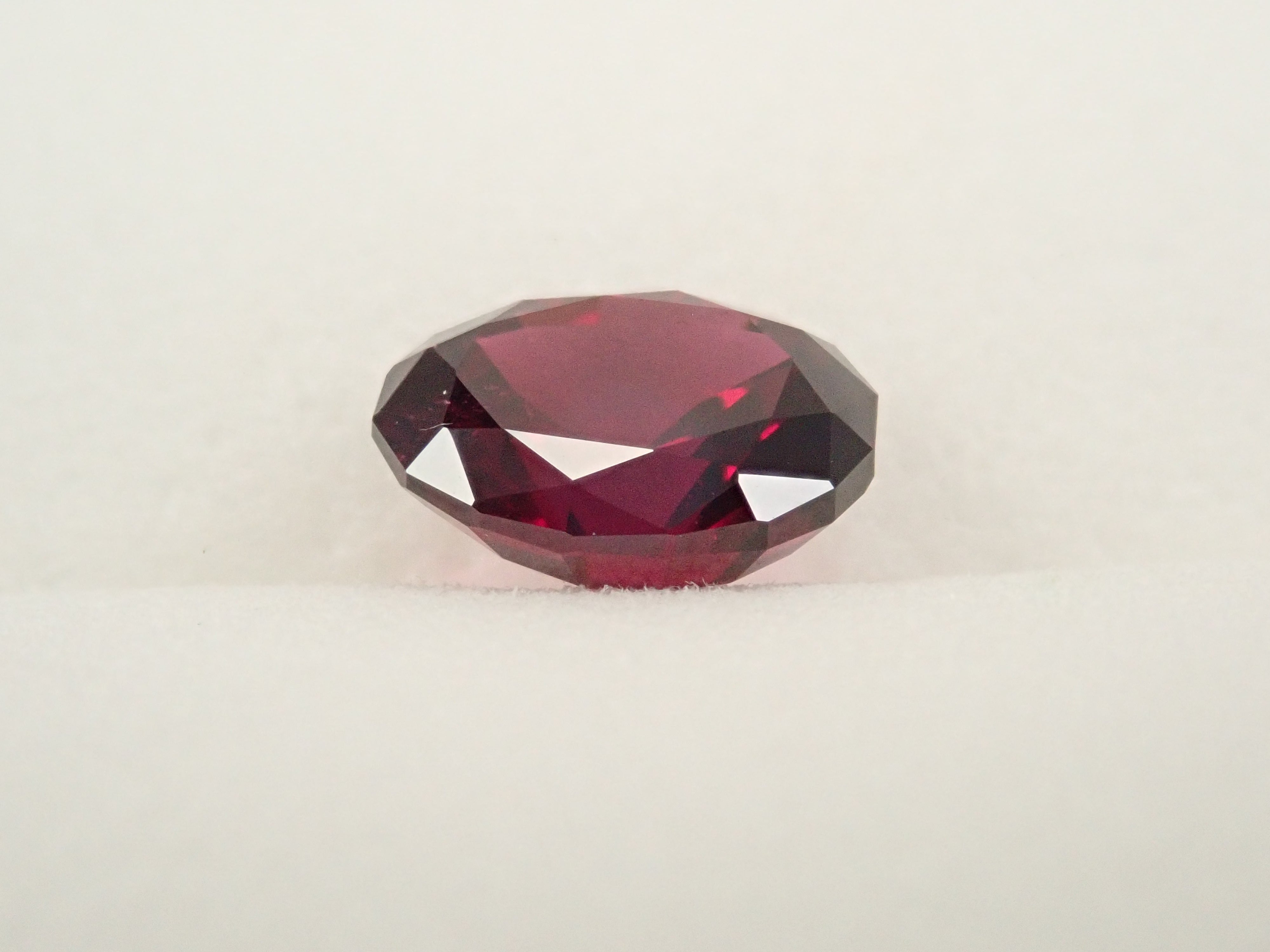 [12560329] Rhodolite Garnet 1.890ct Loose Stone