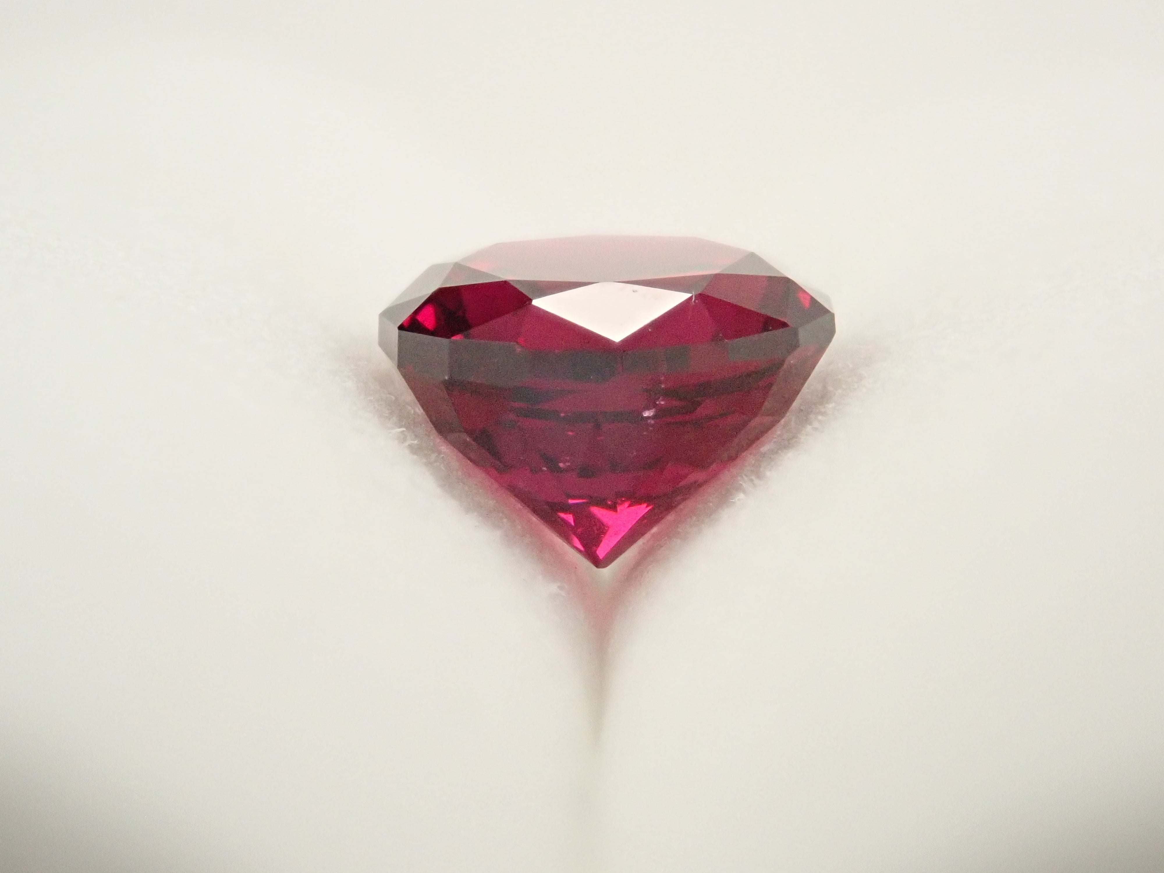 [12560329] Rhodolite Garnet 1.890ct Loose Stone