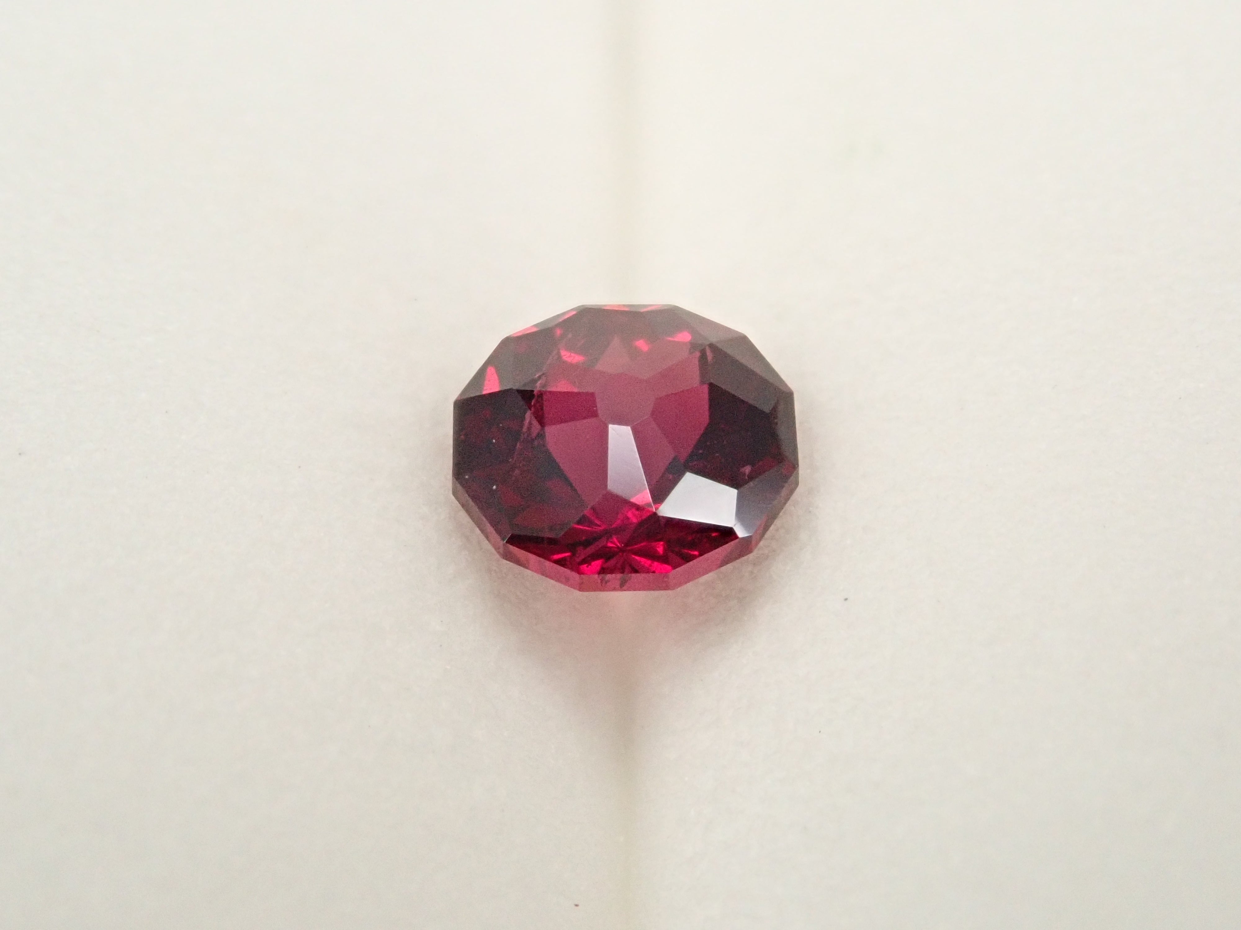 【11/22 22時販売】タンザニア産ロードライトガーネット 5.3mm/0.903ctルース