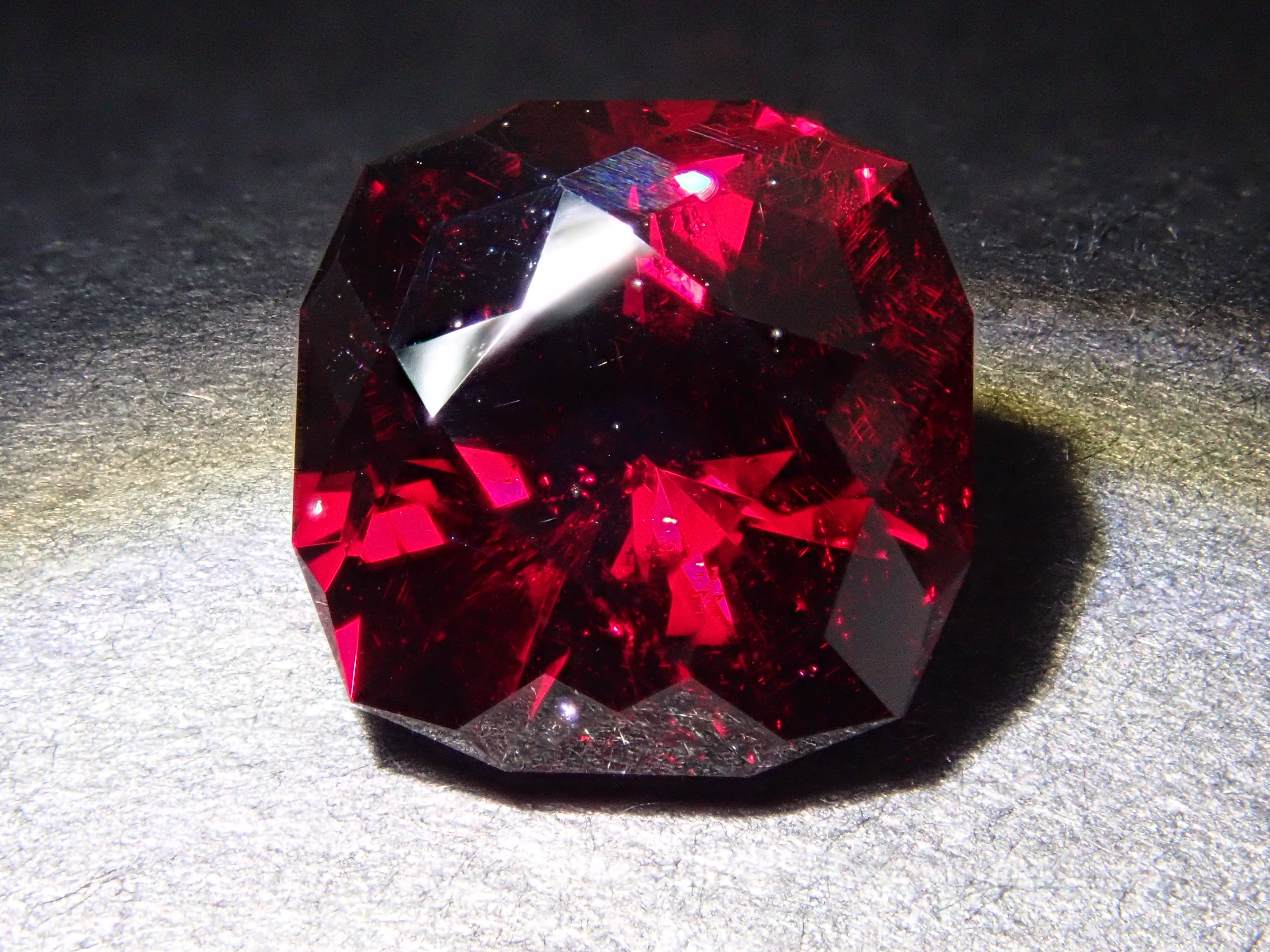[12560331] Rhodolite Garnet 0.967ct Loose Stone