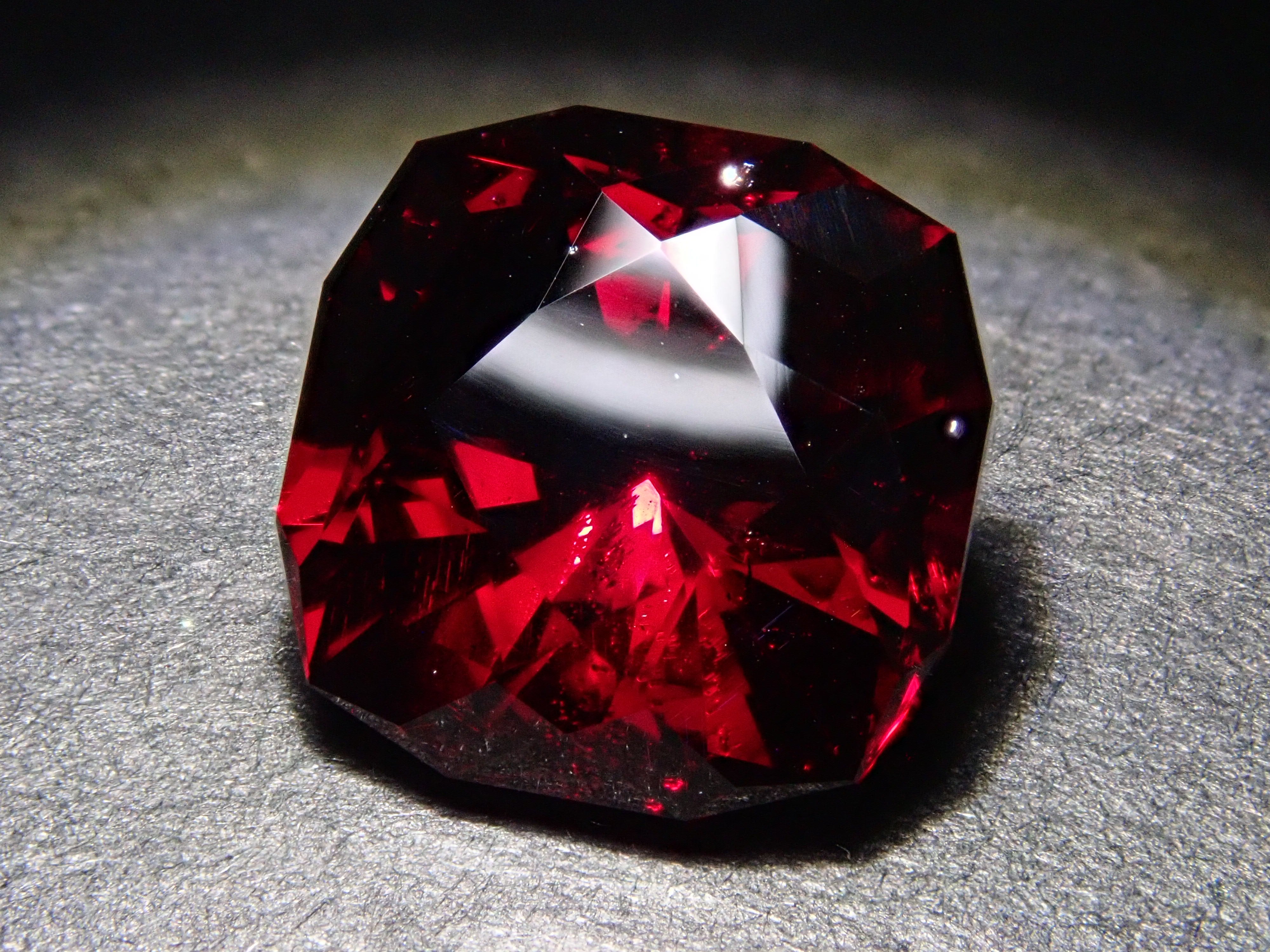[12560331] Rhodolite Garnet 0.967ct Loose Stone