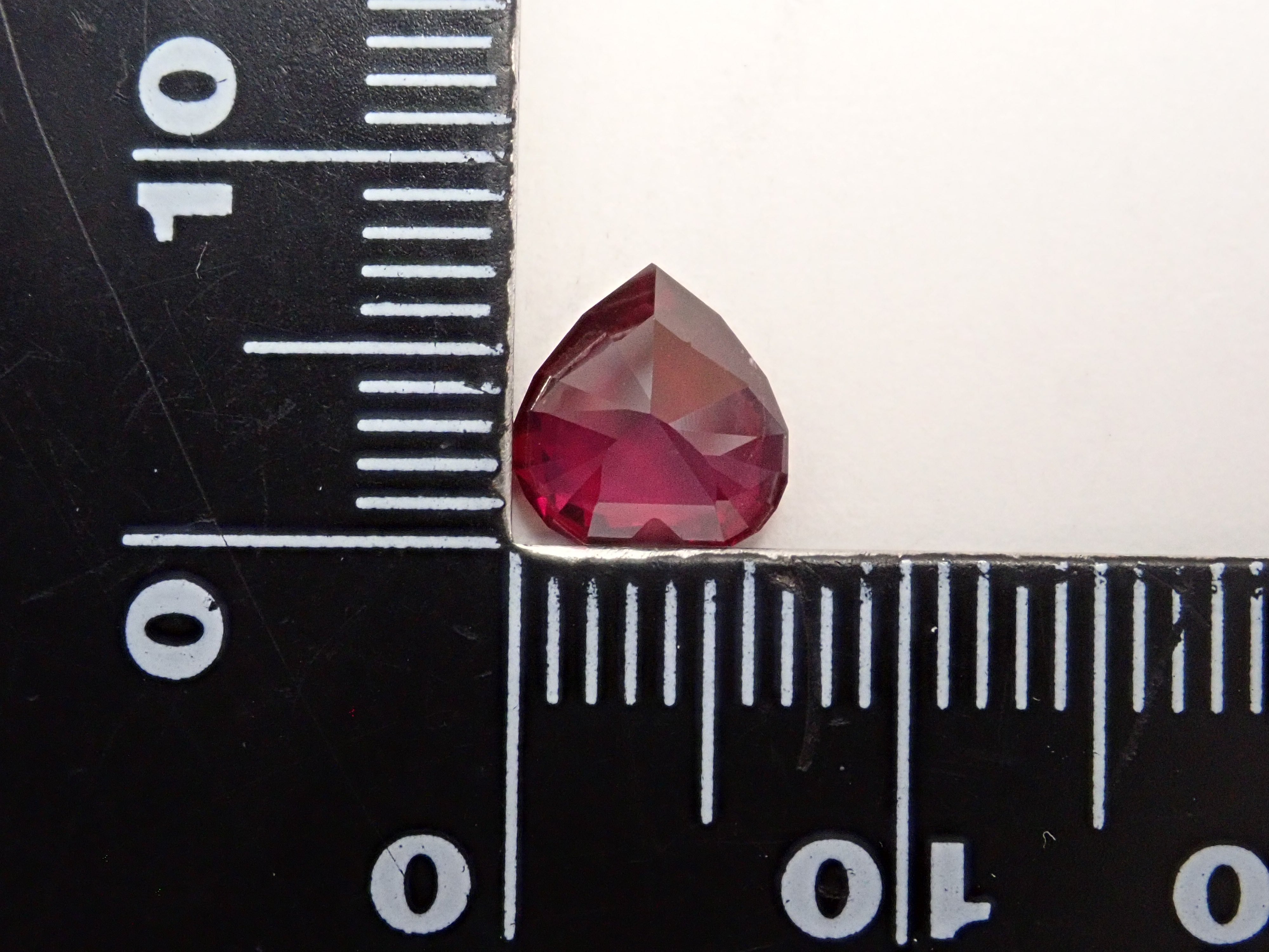 【11/20 22時販売】タンザニア産アルマンディンガーネット 1.564ctルース