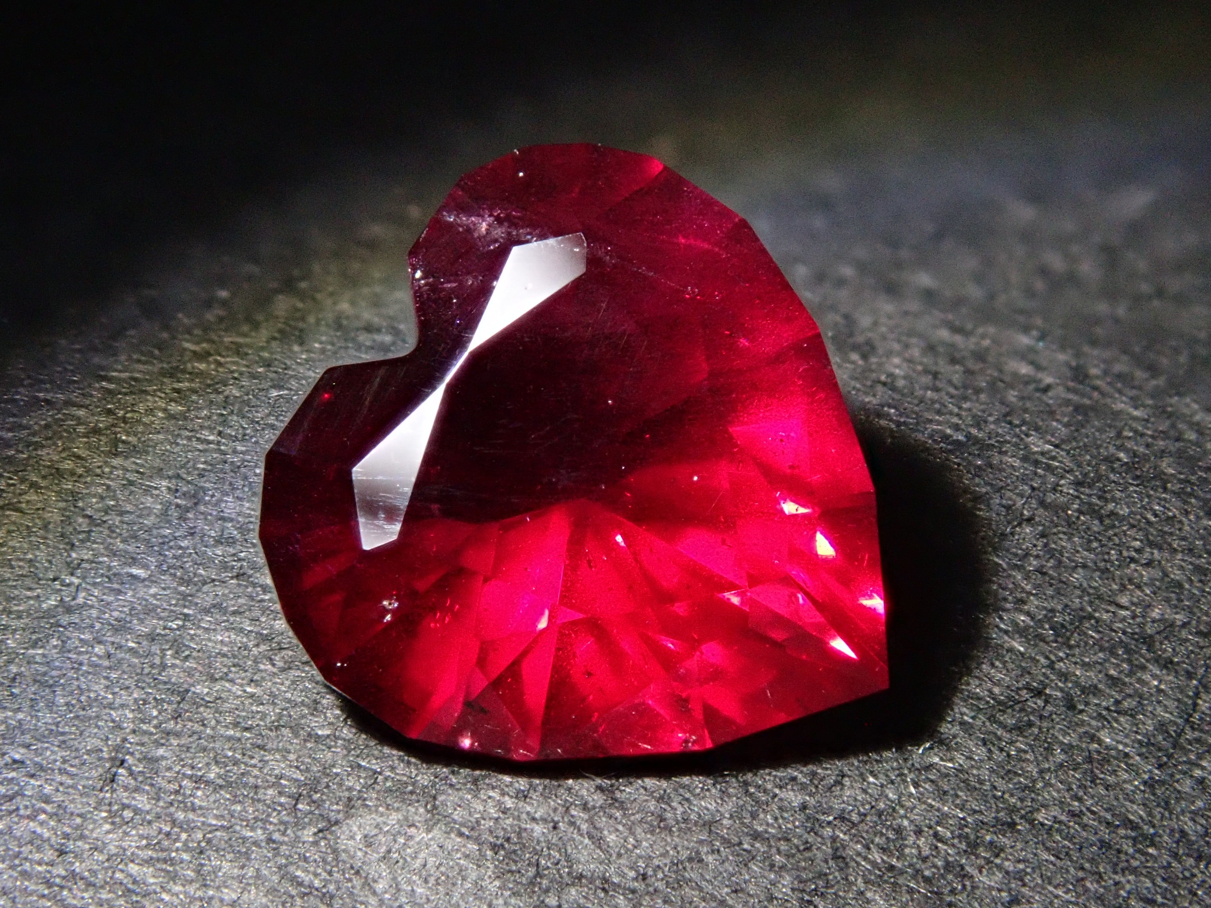 【11/20 22時販売】タンザニア産アルマンディンガーネット 1.564ctルース