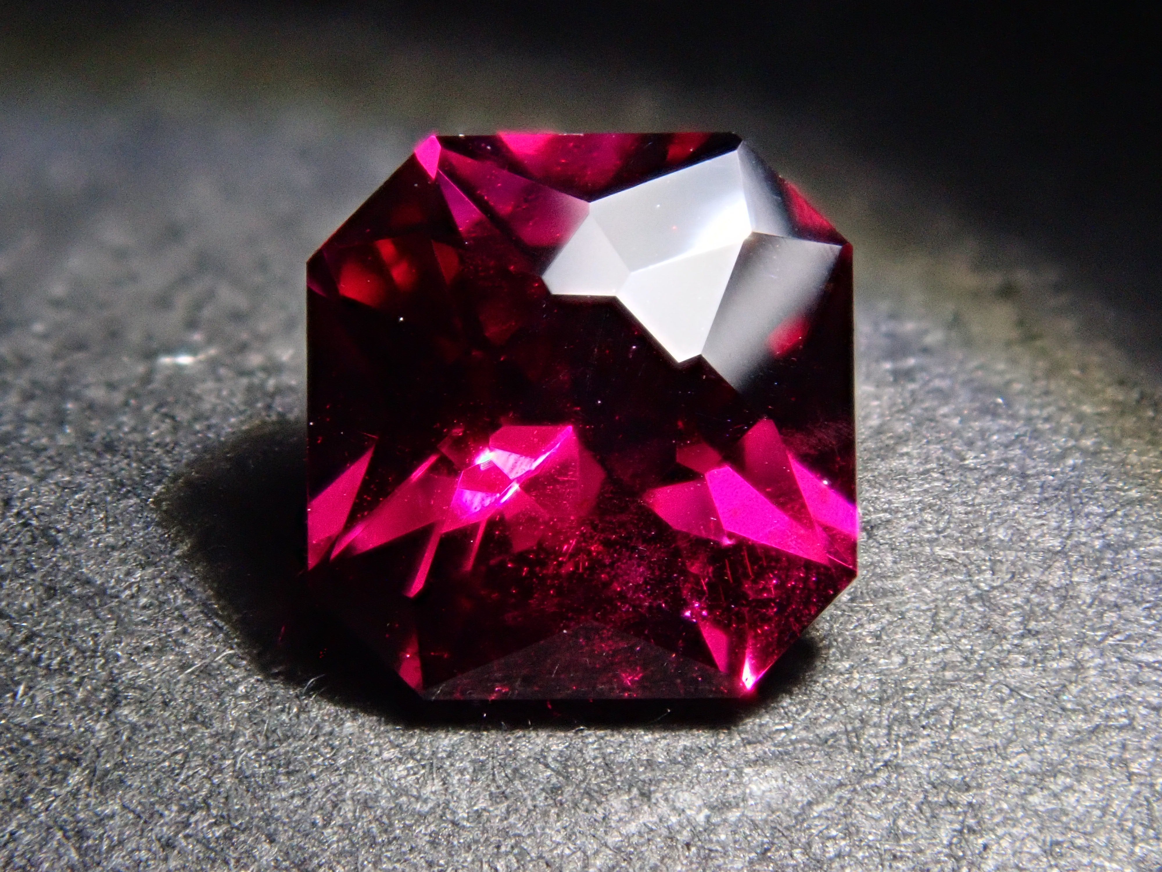 【11/22 22時販売】タンザニア産ロードライトガーネット 0.843ctルース