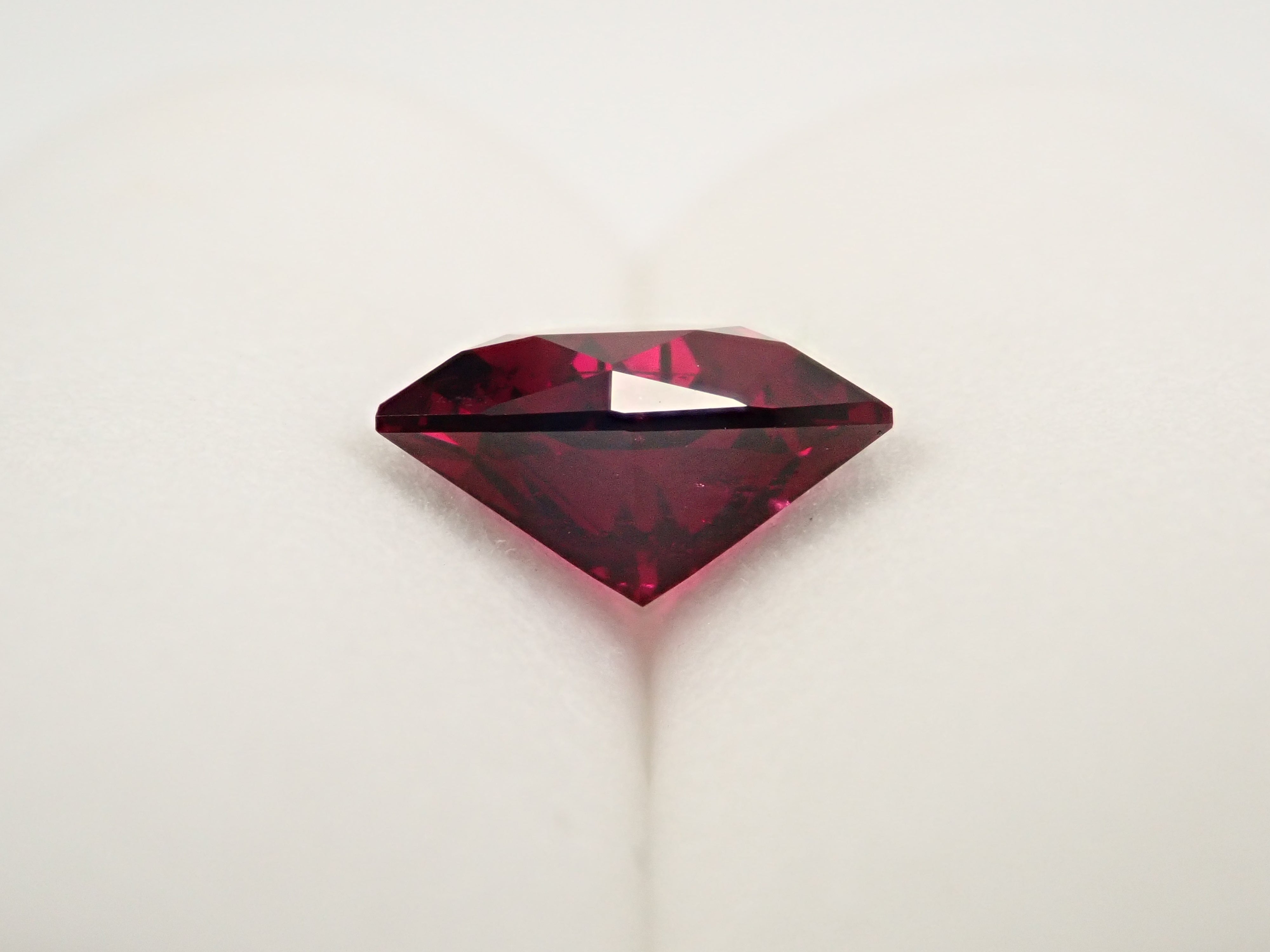 【11/20 22時販売】タンザニア産ロードライトガーネット 3.486ctルース