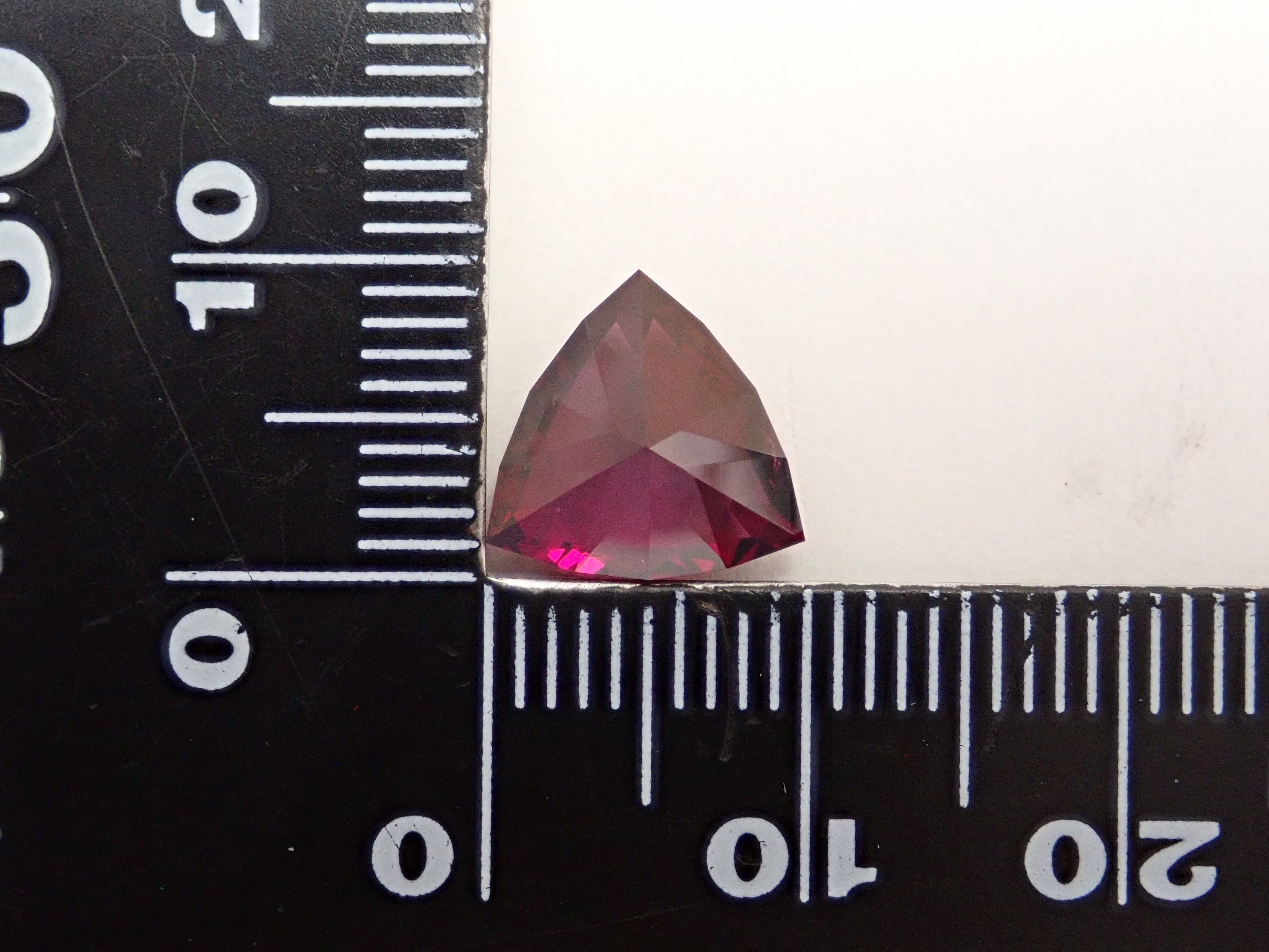 12560342掲載】ロードライトガーネット 3.486ctルース