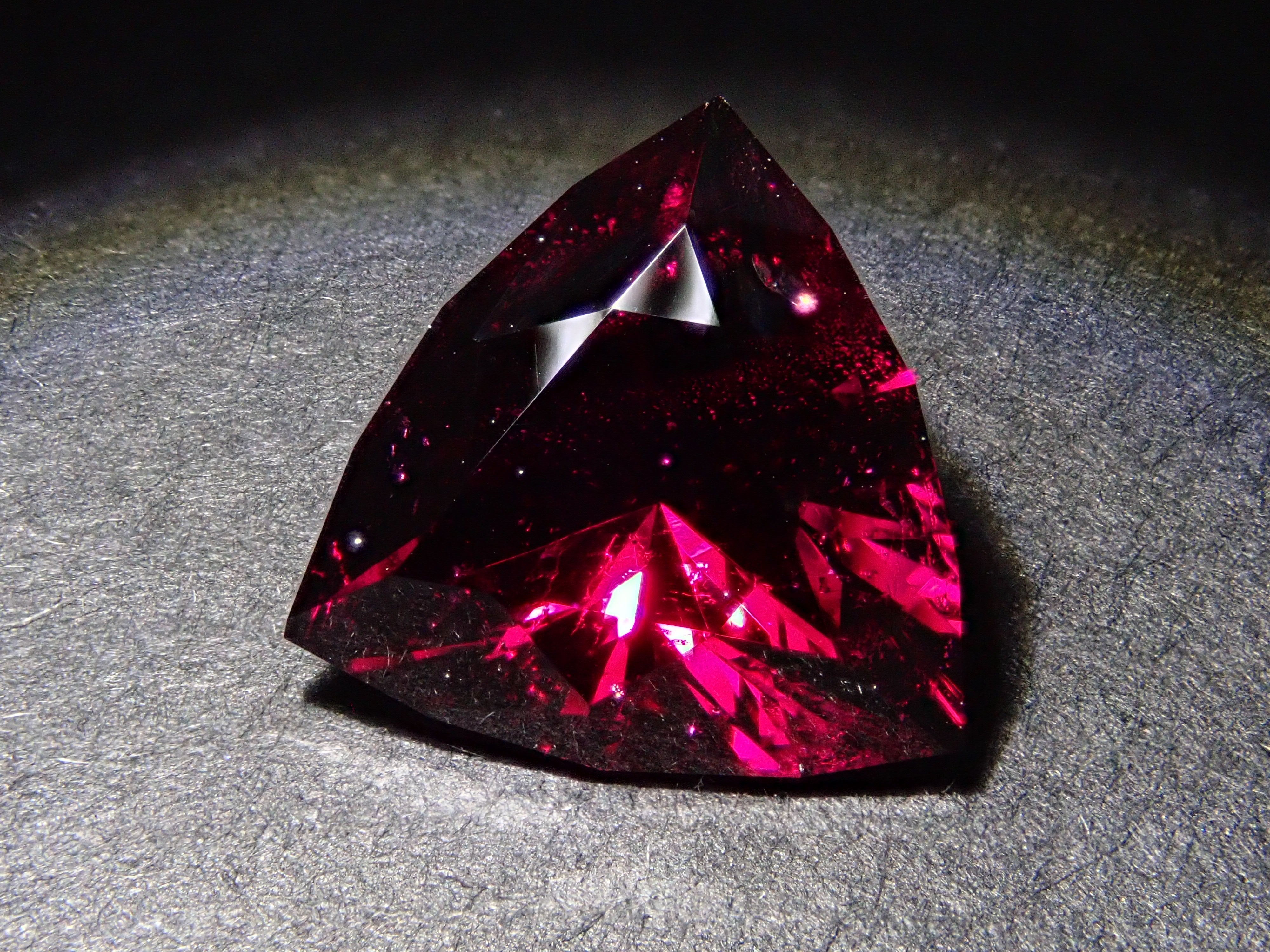 【11/20 22時販売】タンザニア産ロードライトガーネット 3.486ctルース