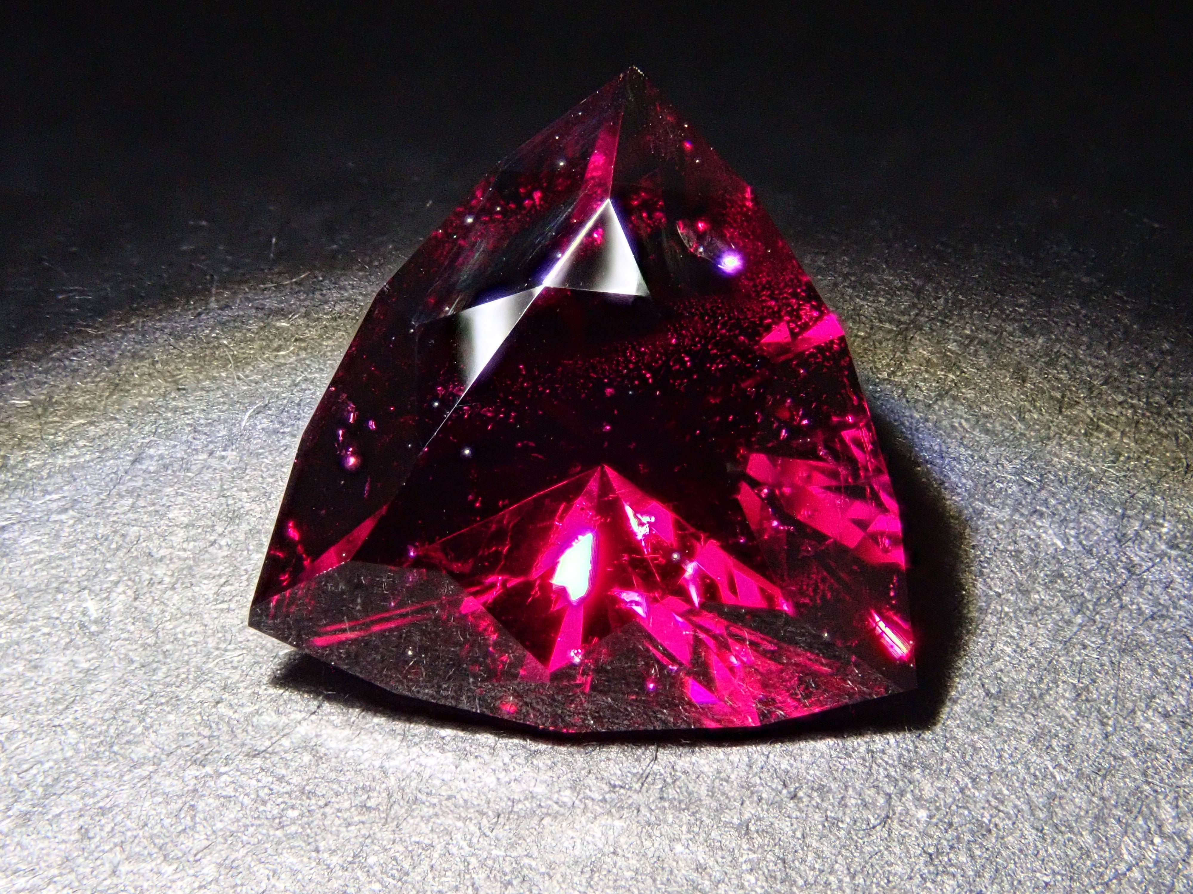 【11/20 22時販売】タンザニア産ロードライトガーネット 3.486ctルース