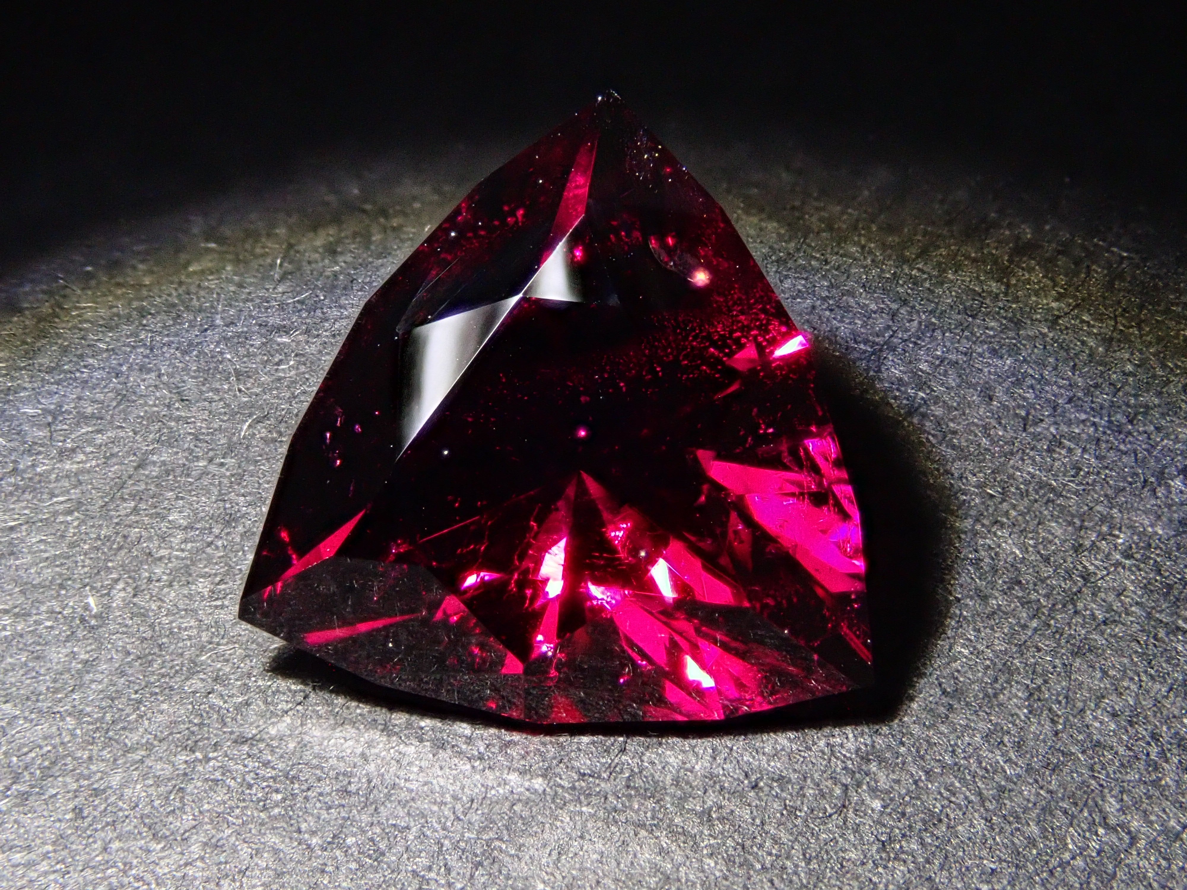 12560342掲載】ロードライトガーネット 3.486ctルース