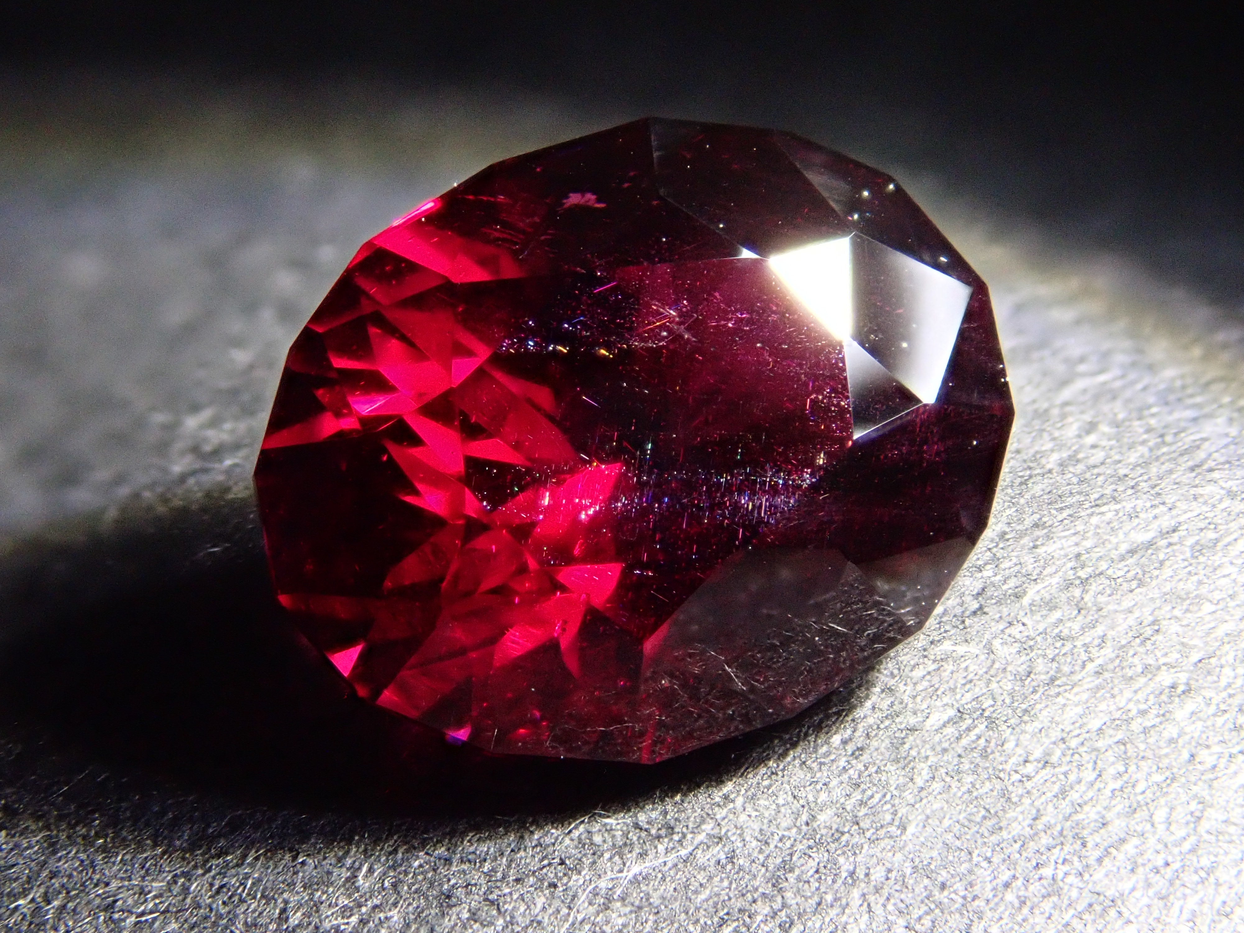 【11/20 22時販売】タンザニア産アルマンディンガーネット 2.972ctルース