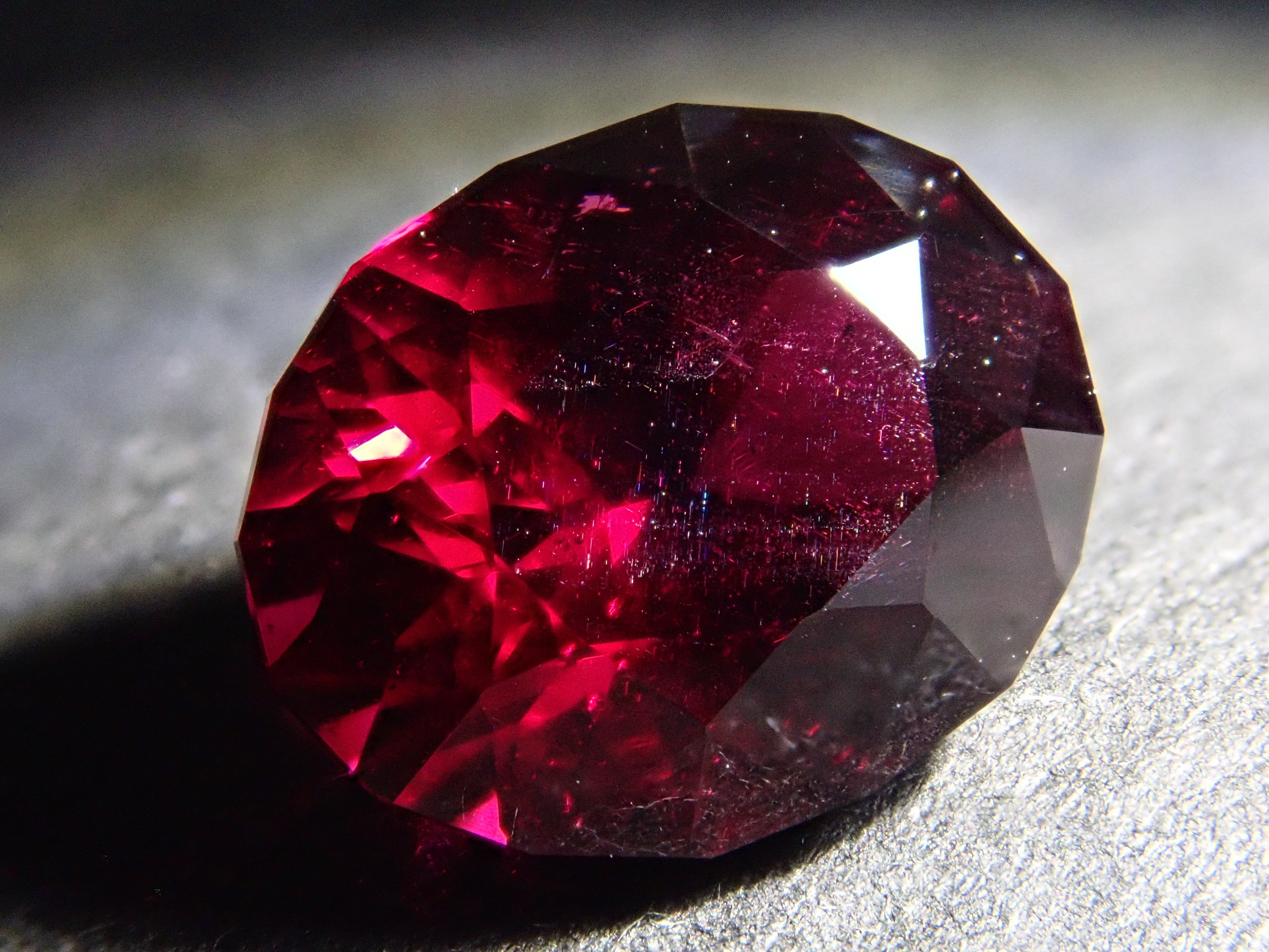 【11/20 22時販売】タンザニア産アルマンディンガーネット 2.972ctルース