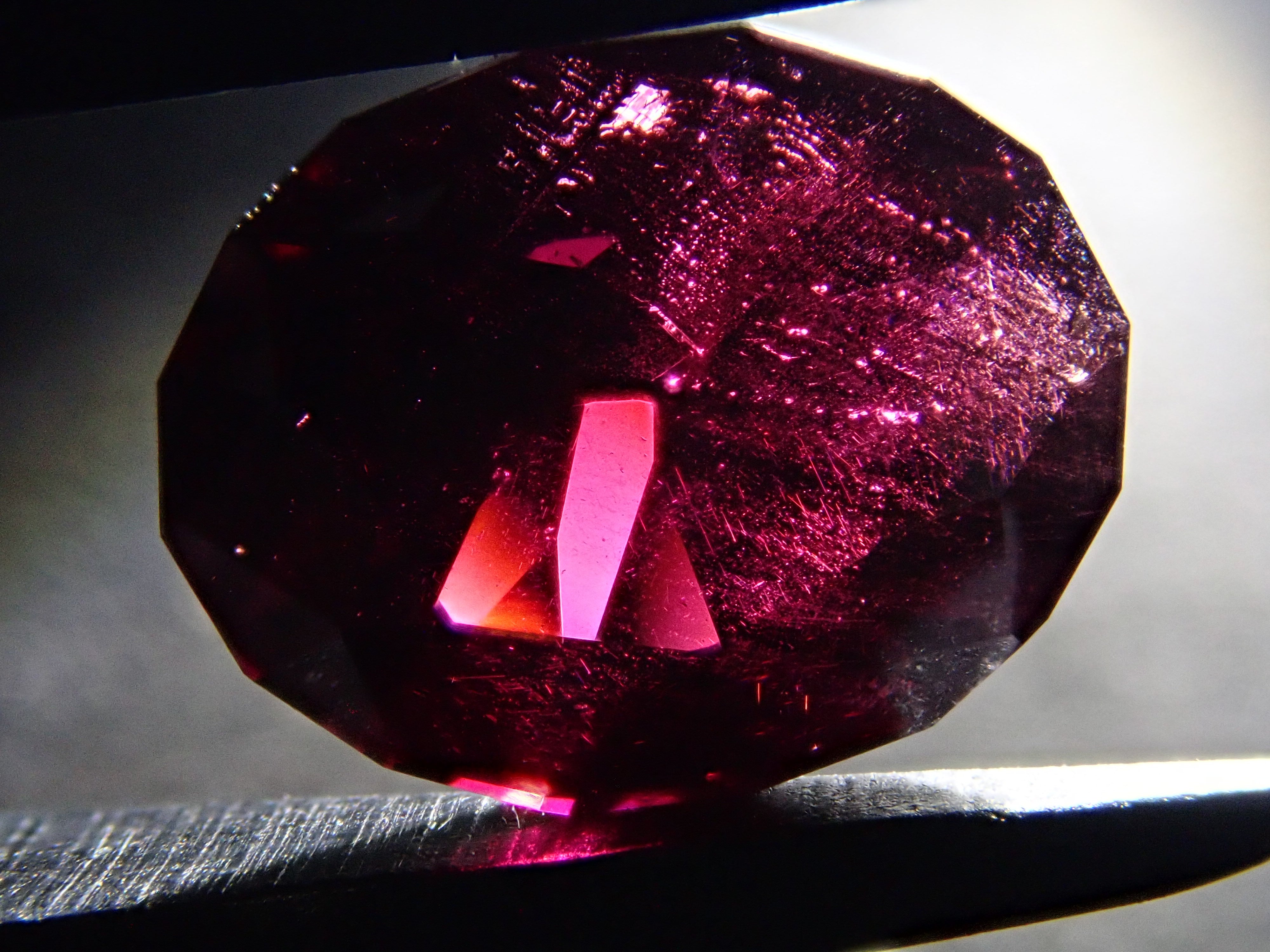 【11/20 22時販売】タンザニア産アルマンディンガーネット 2.972ctルース