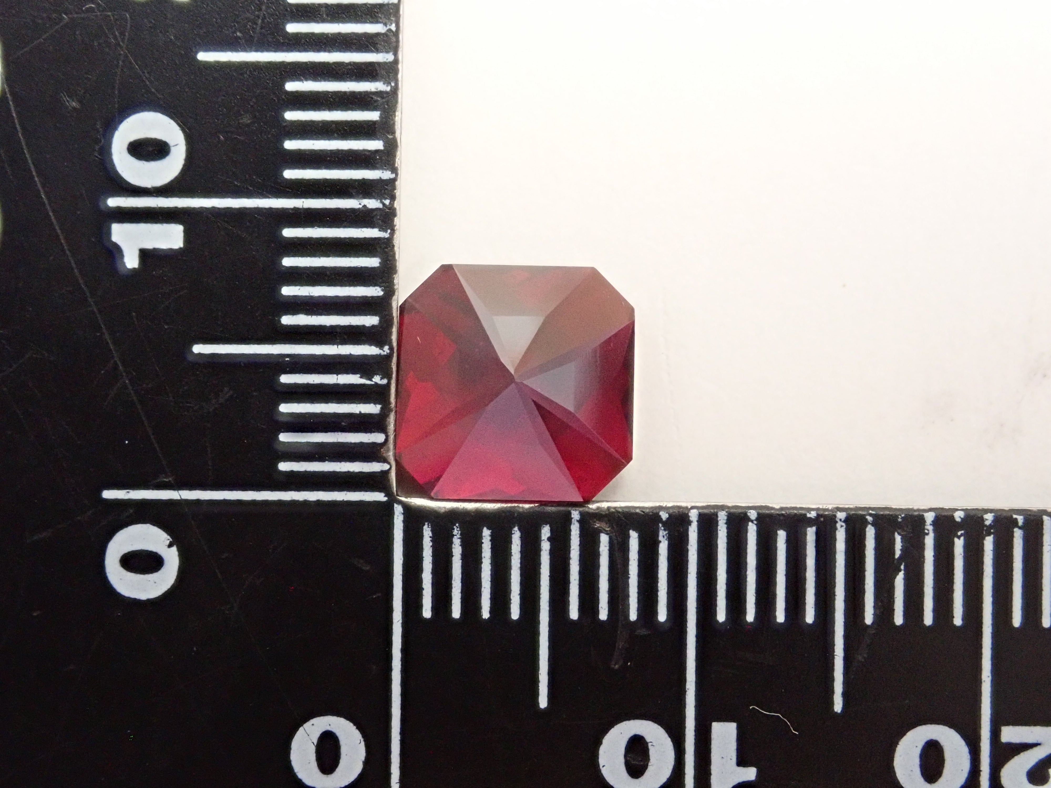 [12560344] Almandine Garnet 3.073ct Loose Stone