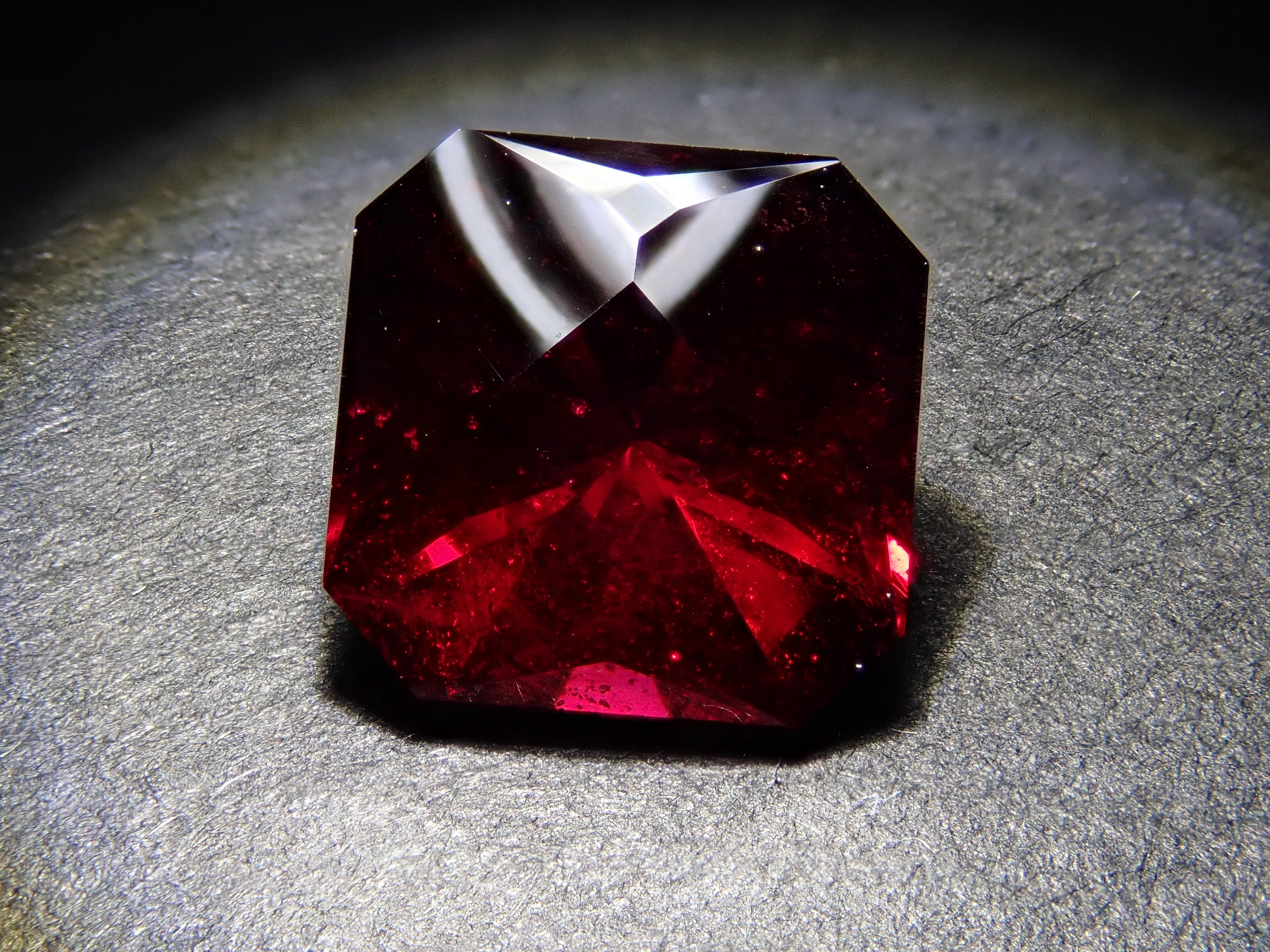 [12560344] Almandine Garnet 3.073ct Loose Stone