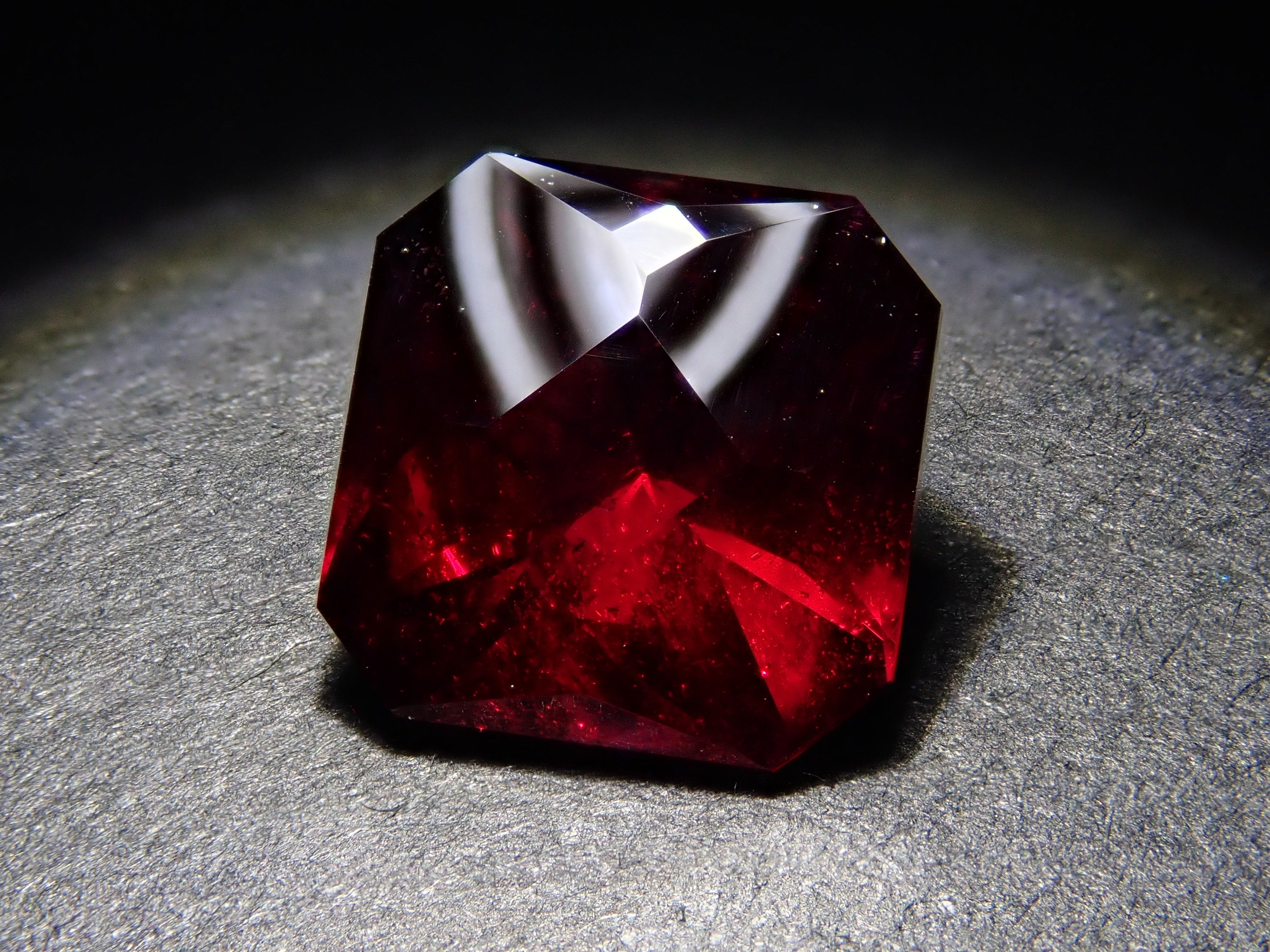 [12560344] Almandine Garnet 3.073ct Loose Stone