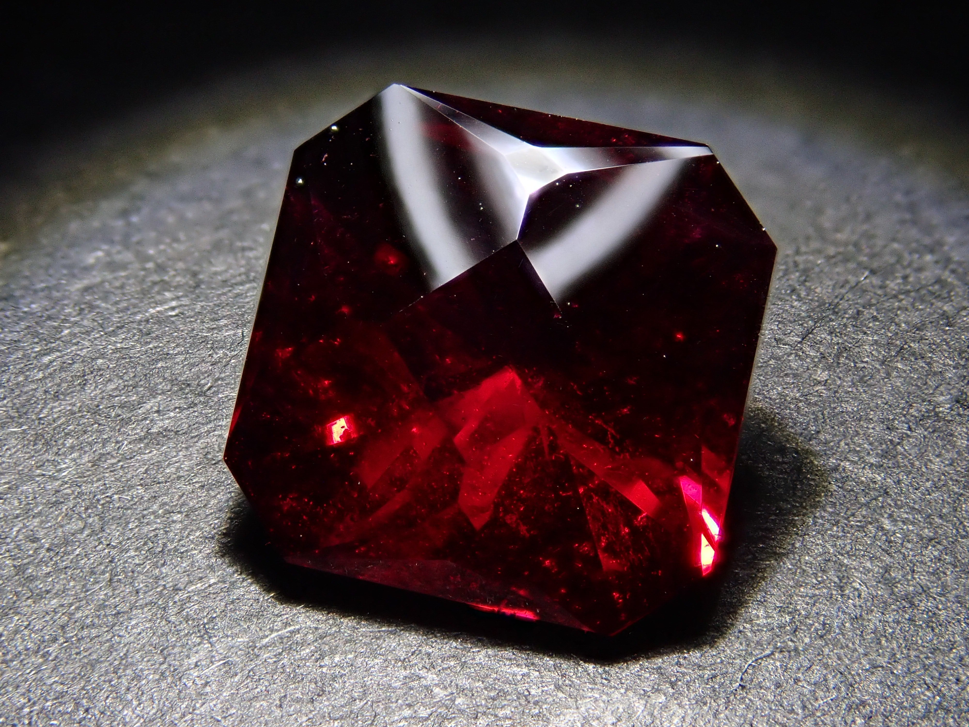 [12560344] Almandine Garnet 3.073ct Loose Stone