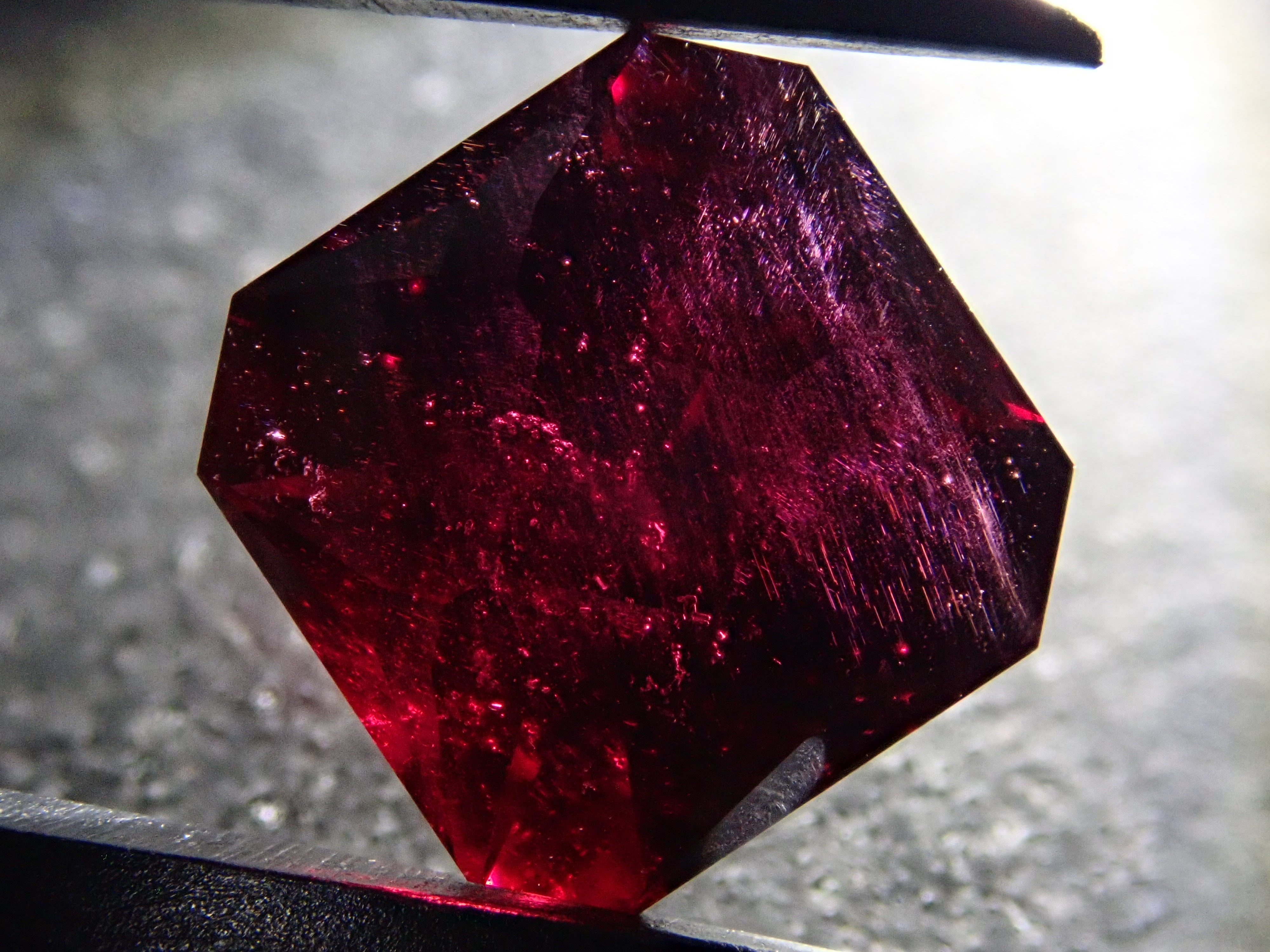 [12560344] Almandine Garnet 3.073ct Loose Stone