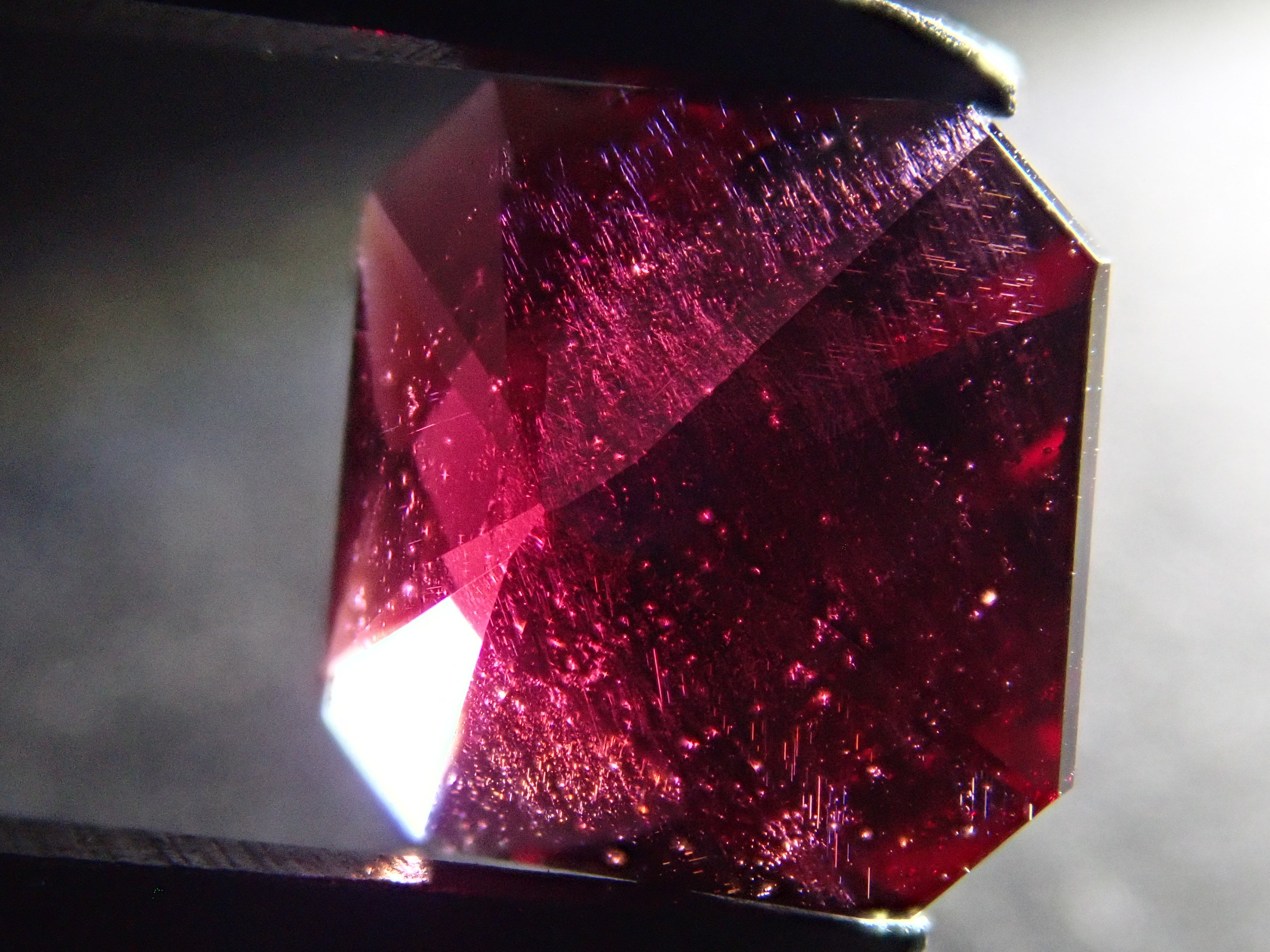 [12560344] Almandine Garnet 3.073ct Loose Stone