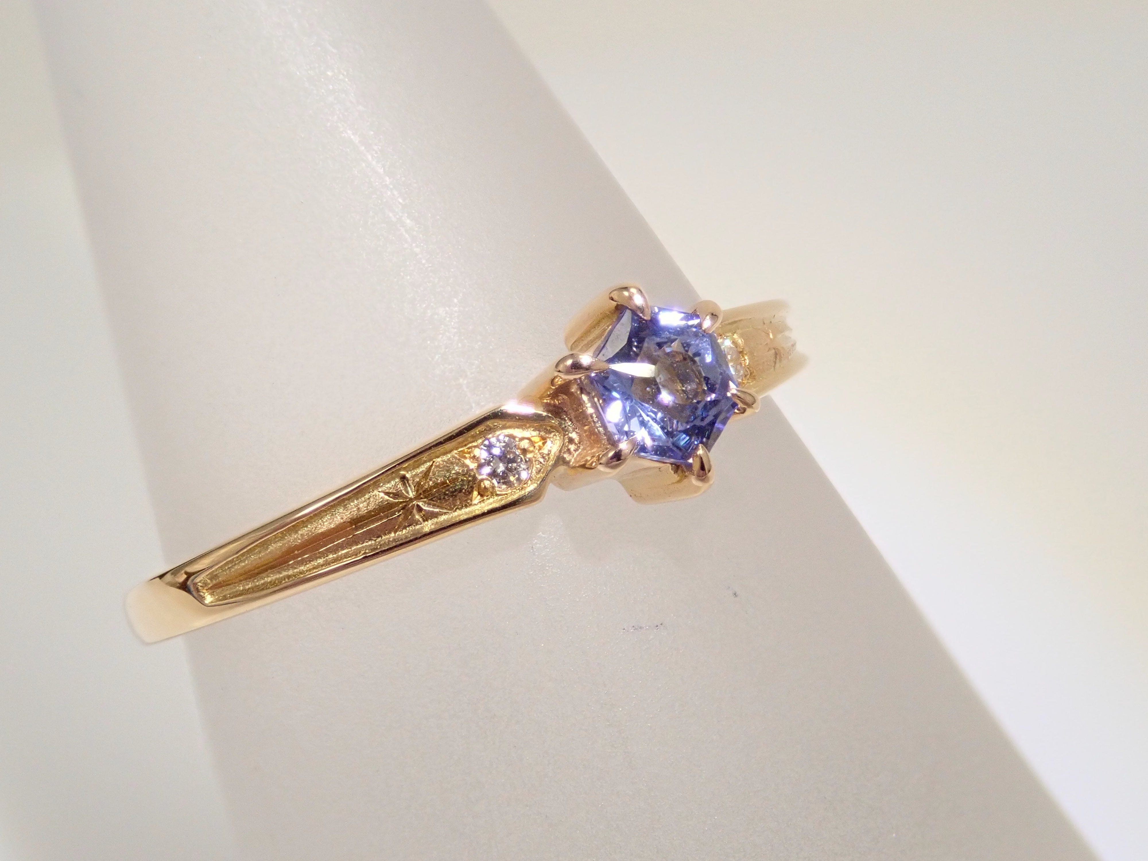 【抽選販売110901】K18YG ラベンダータンザナイト 3.5mm/0.211ct・ダイヤモンド リング