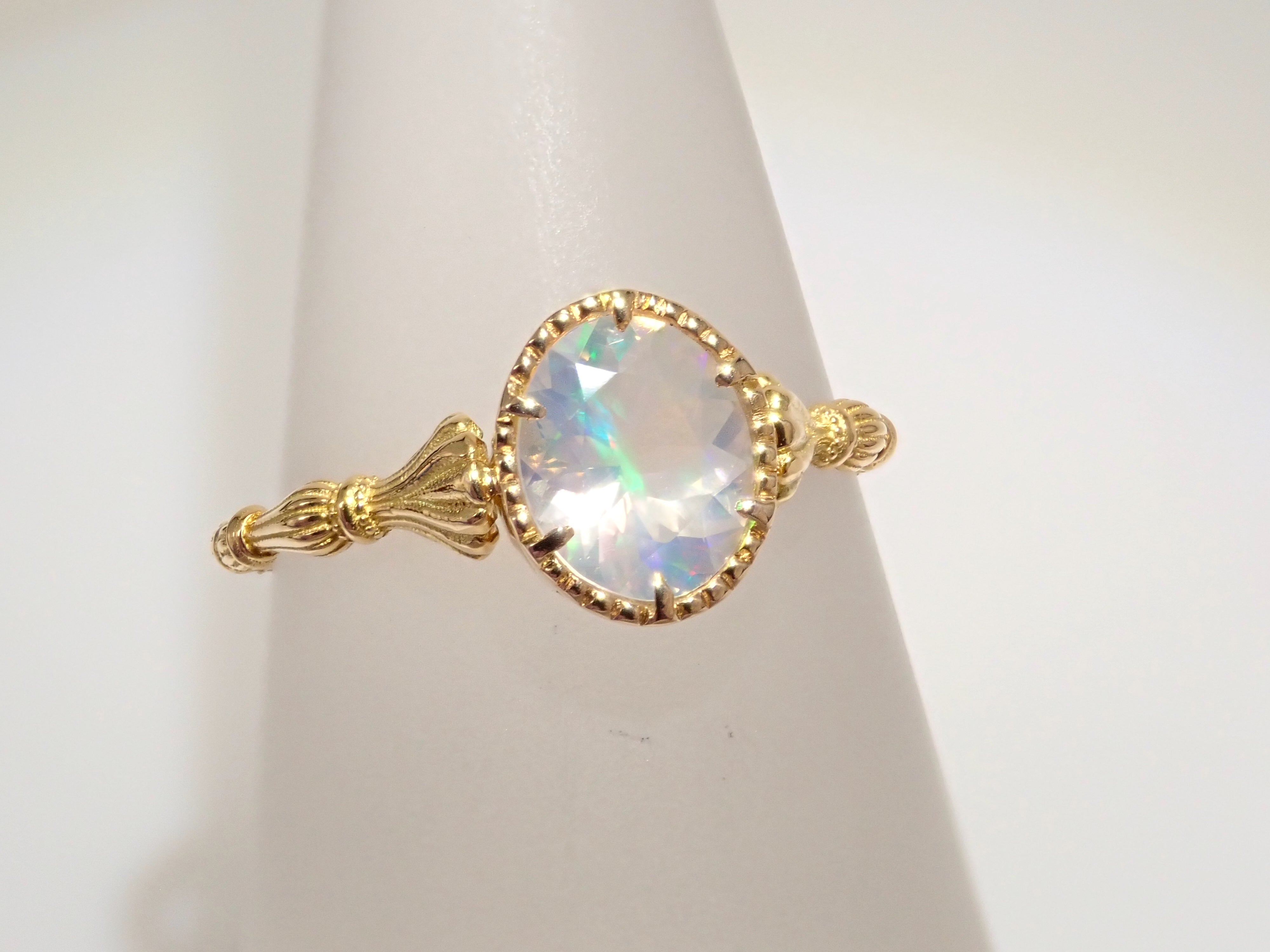 【抽選販売110902】K18YG メキシコ産ウォーターオパール（ファセットカット） 0.457ct リング