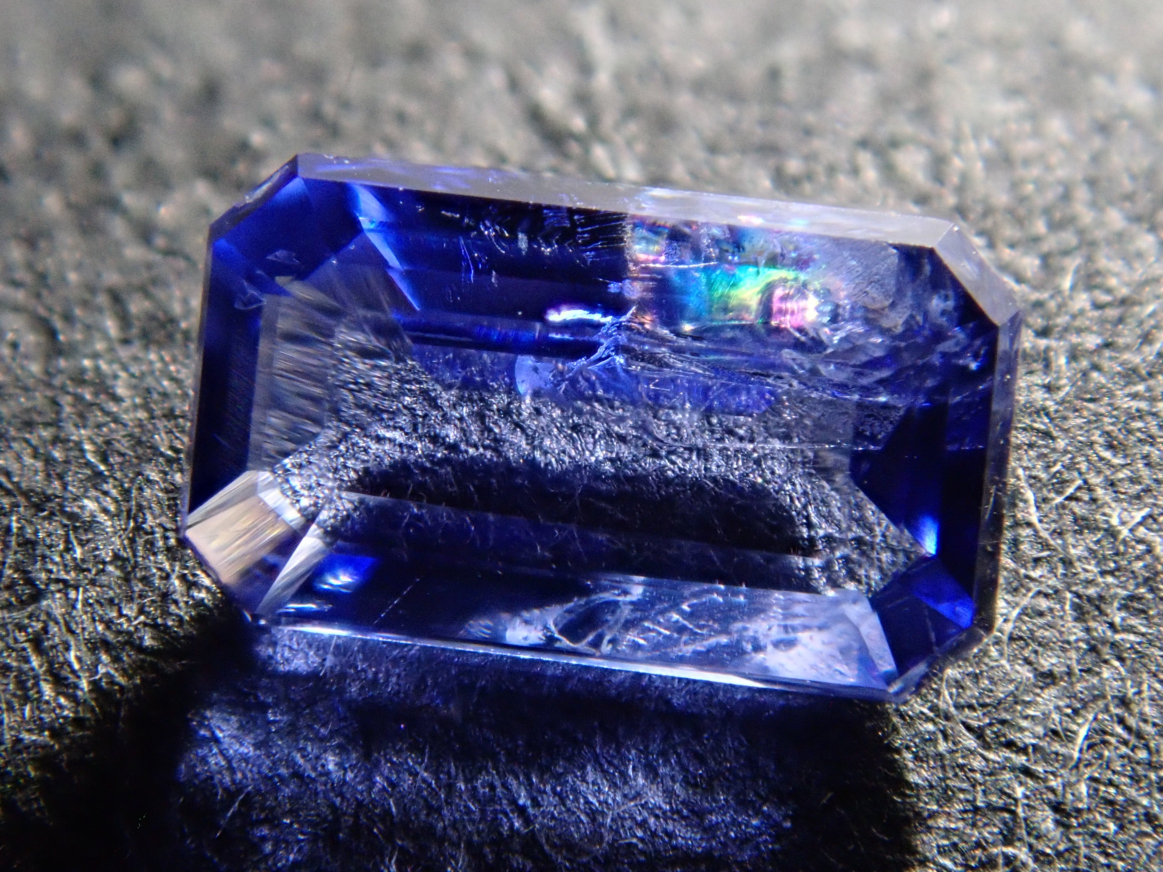 【11/22 22時販売】アフガニスタン産ハックマナイト 0.246ctルース