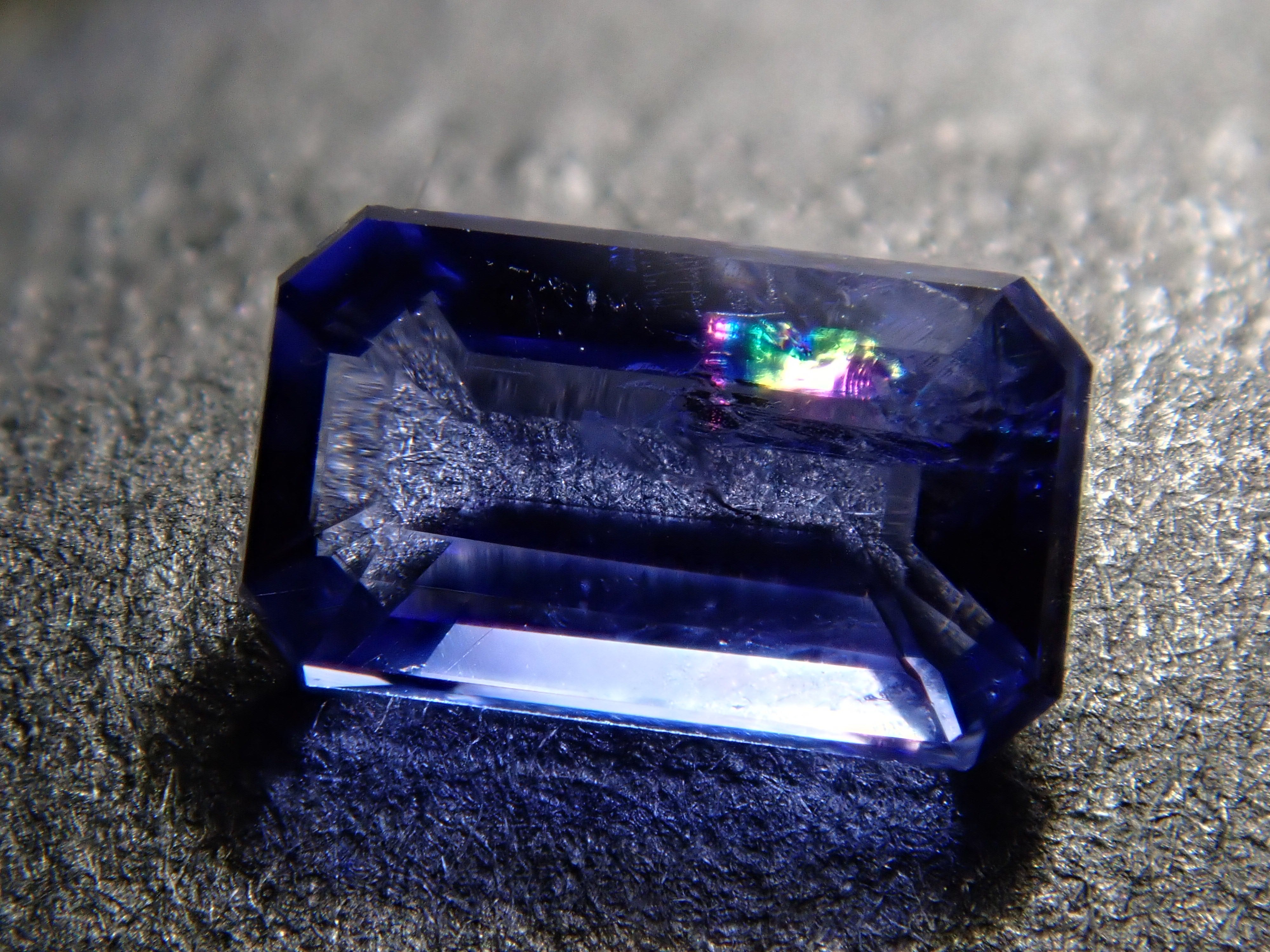 【11/22 22時販売】アフガニスタン産ハックマナイト 0.246ctルース