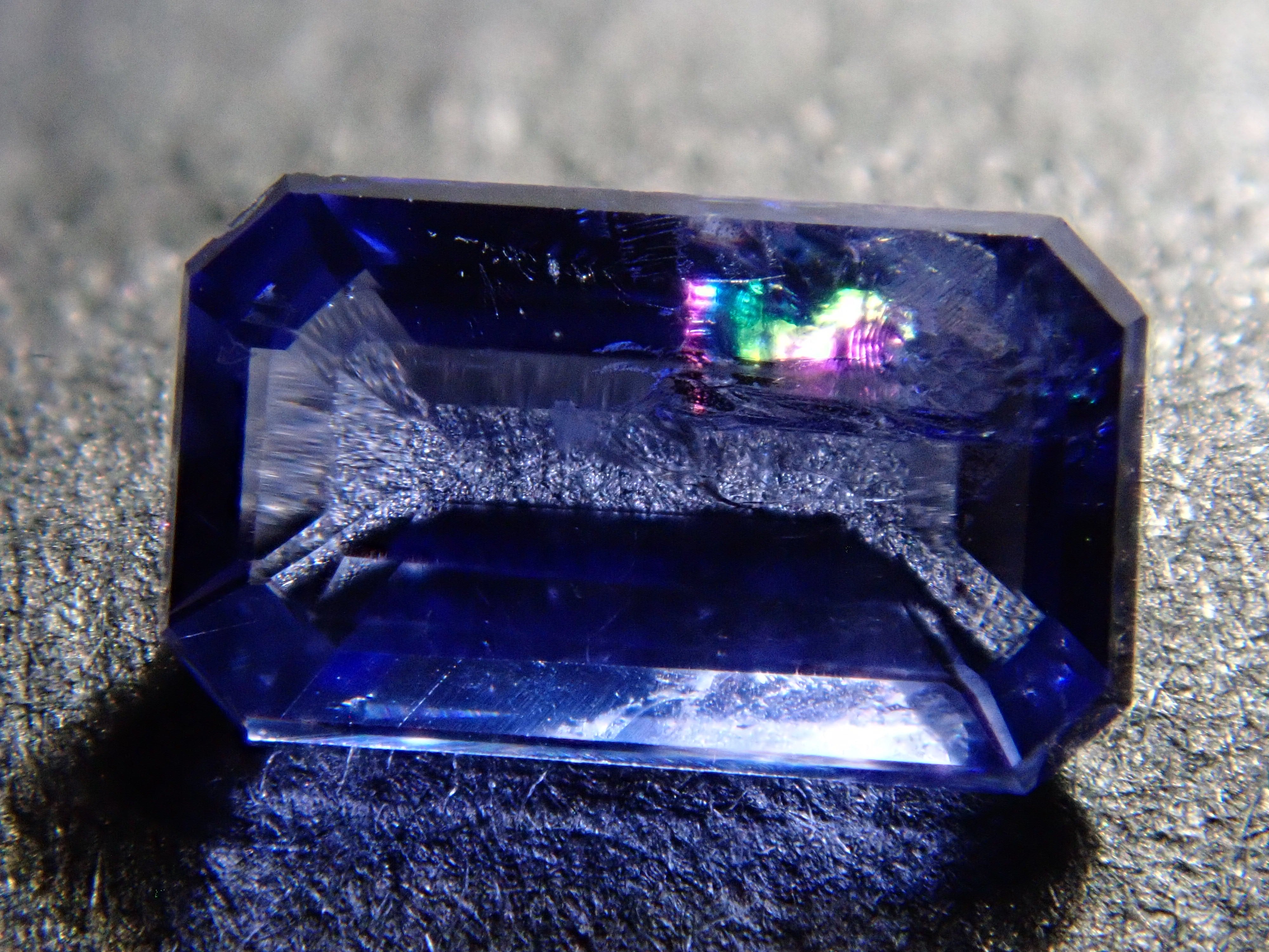 【11/22 22時販売】アフガニスタン産ハックマナイト 0.246ctルース