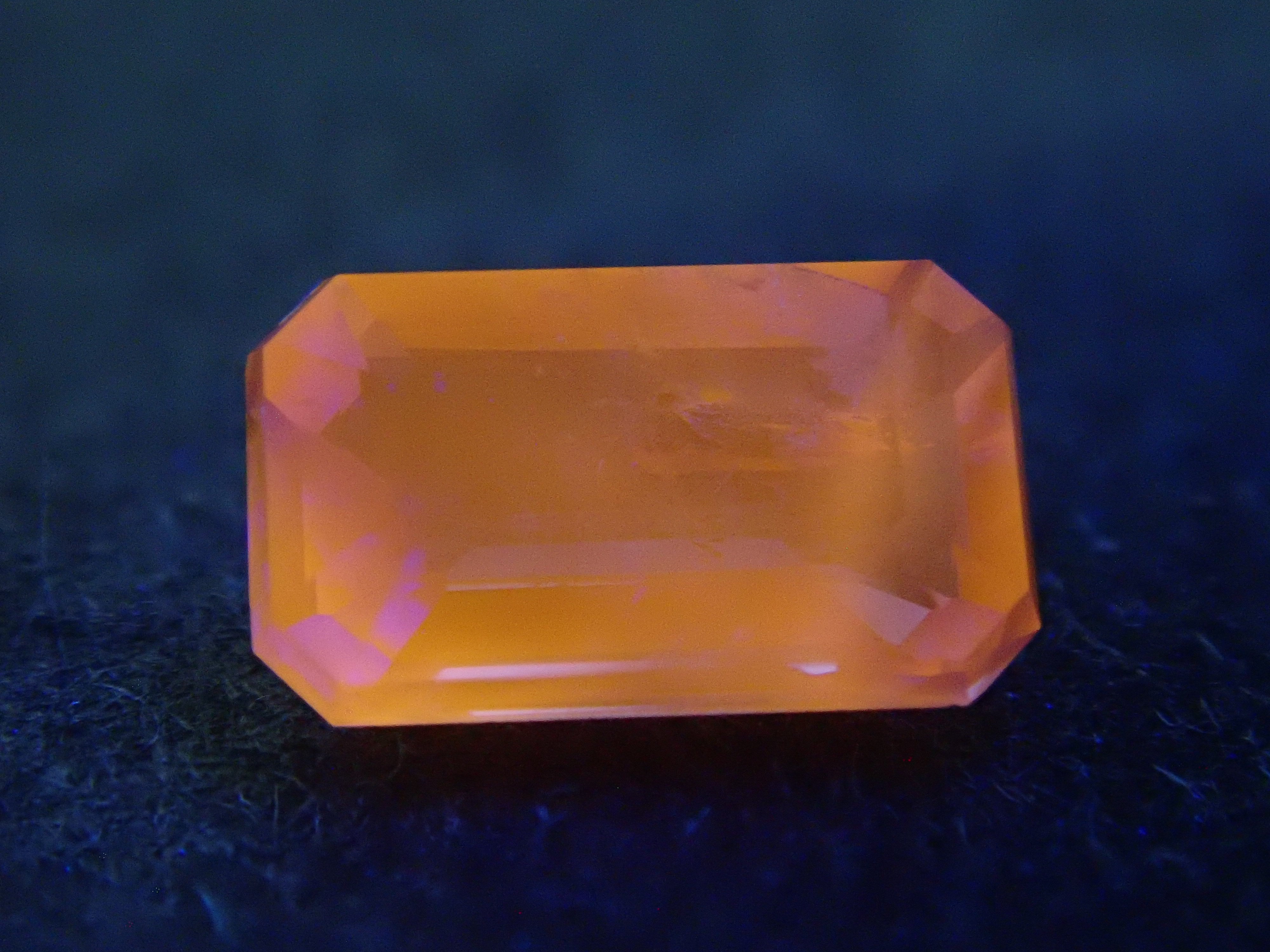 【11/22 22時販売】アフガニスタン産ハックマナイト 0.246ctルース