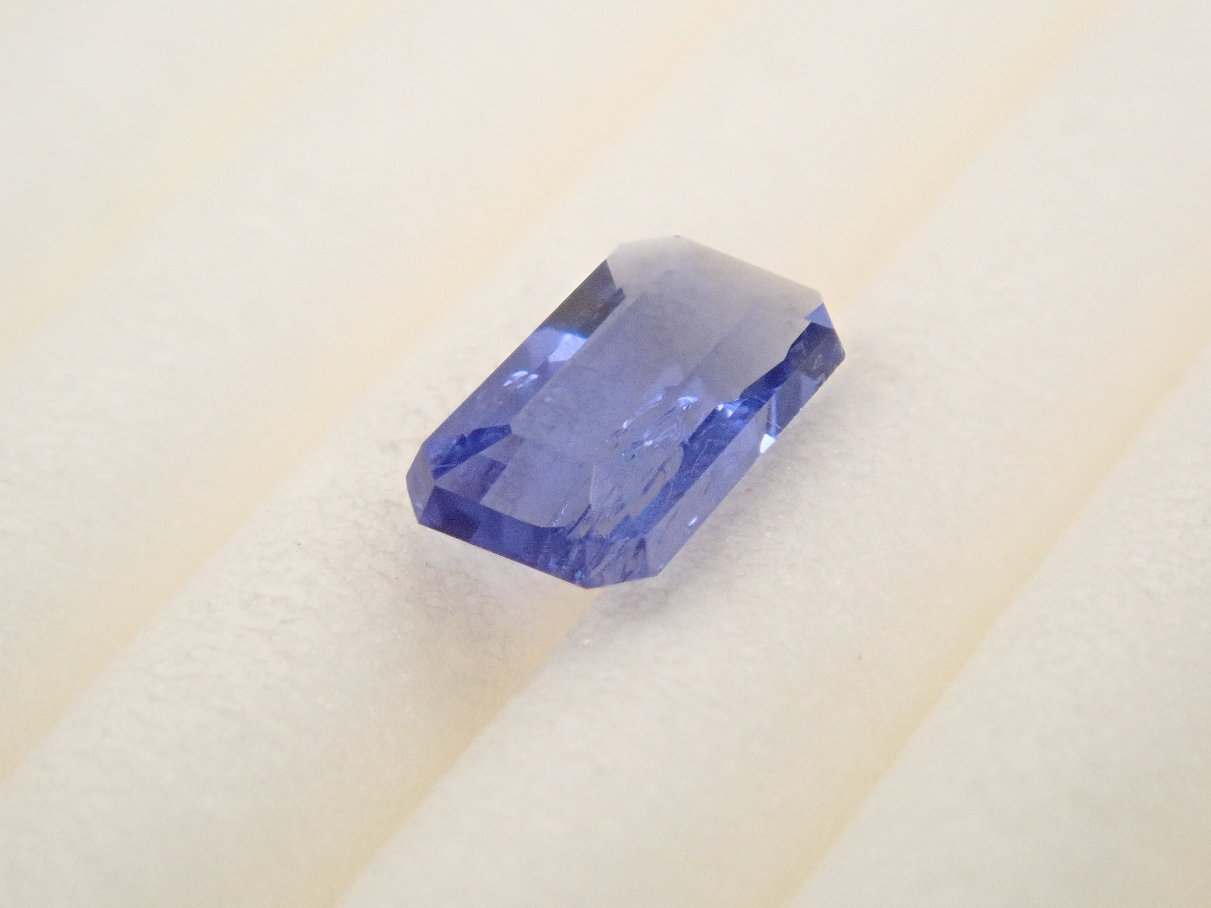 アフガニスタン産ハックマナイト 0.246ctルース