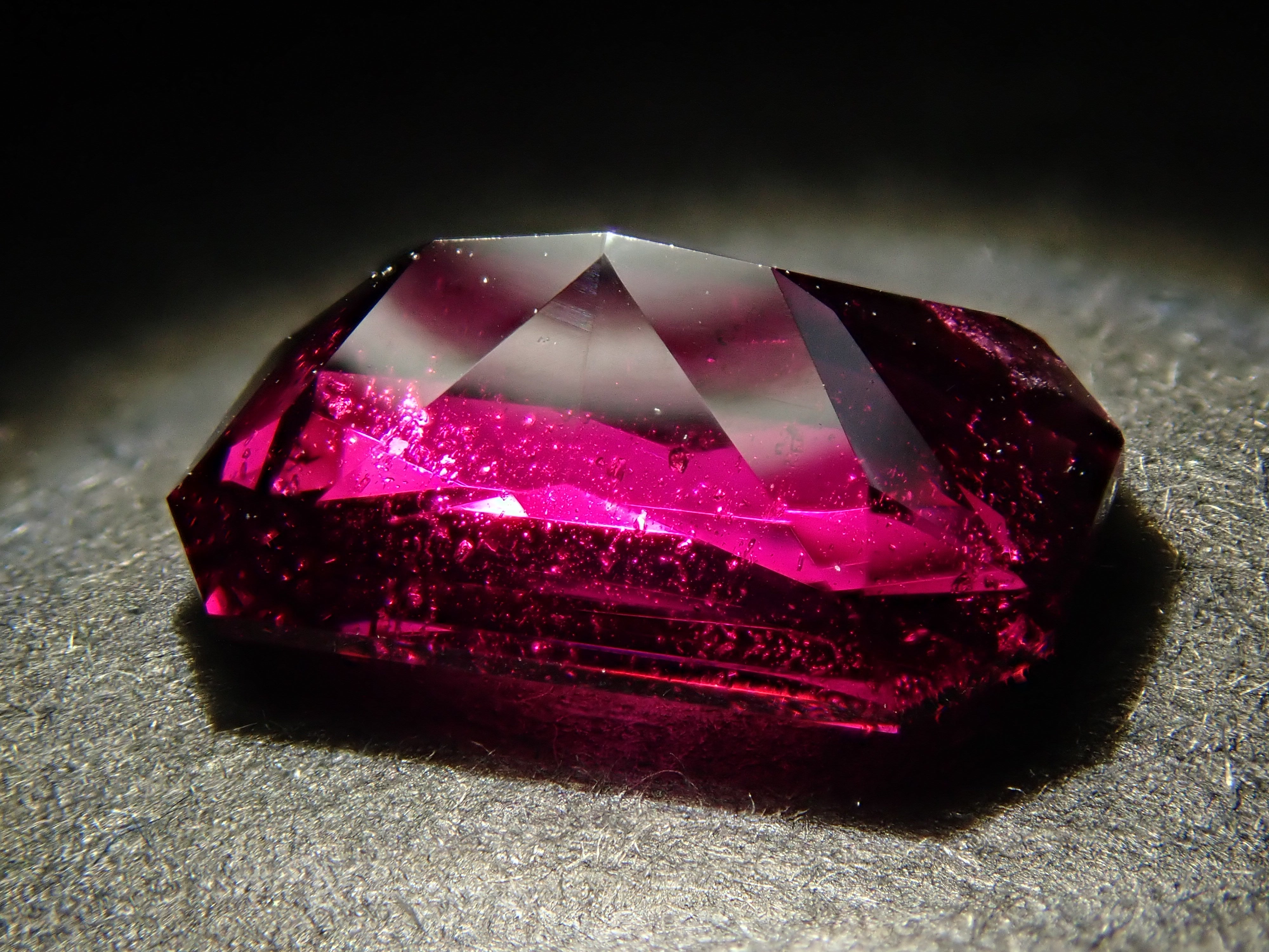 [12561015] 2.081克拉裸石紅榴石