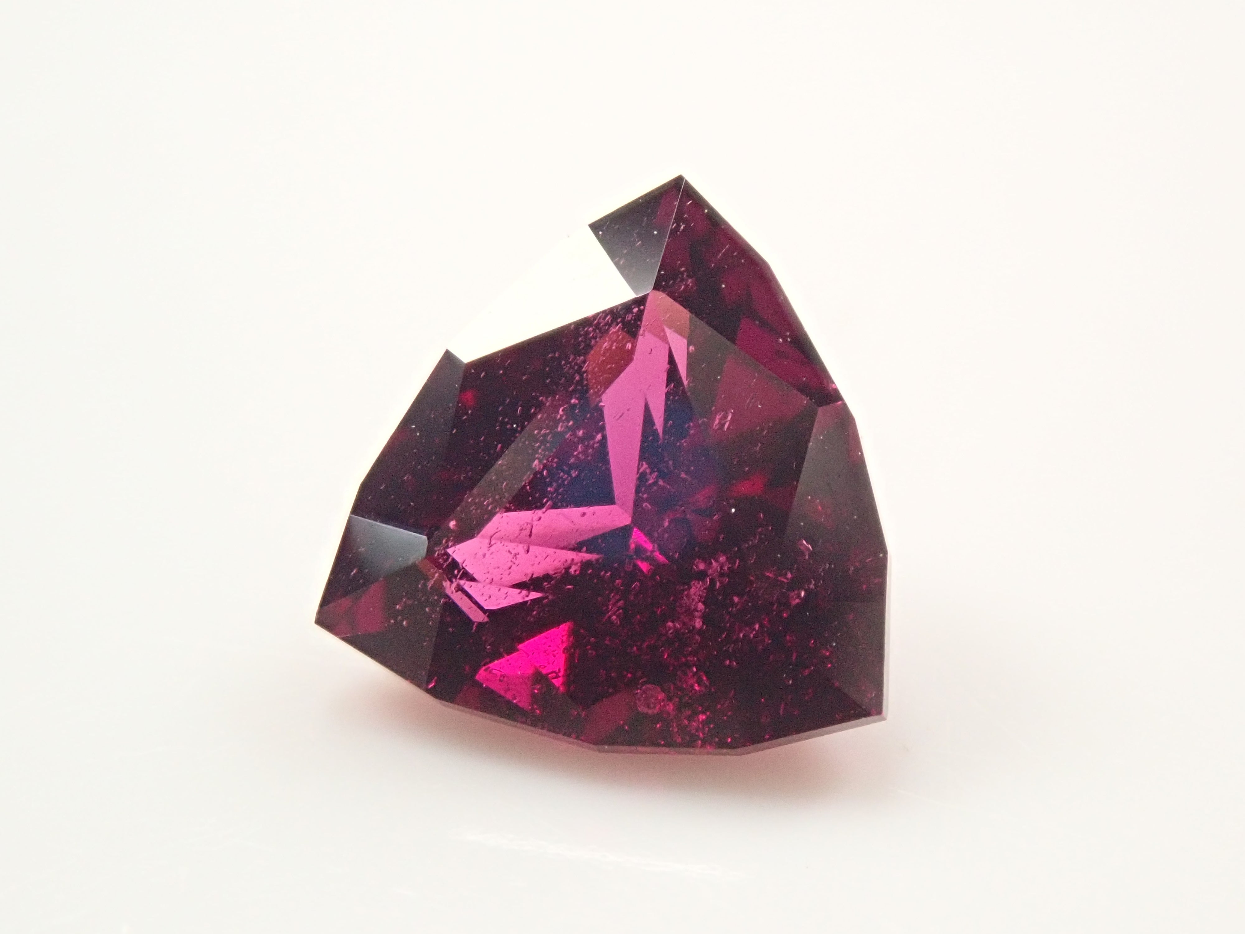 【12/15 22時販売】タンザニア産ロードライトガーネット 1.935ctルース 鑑別書