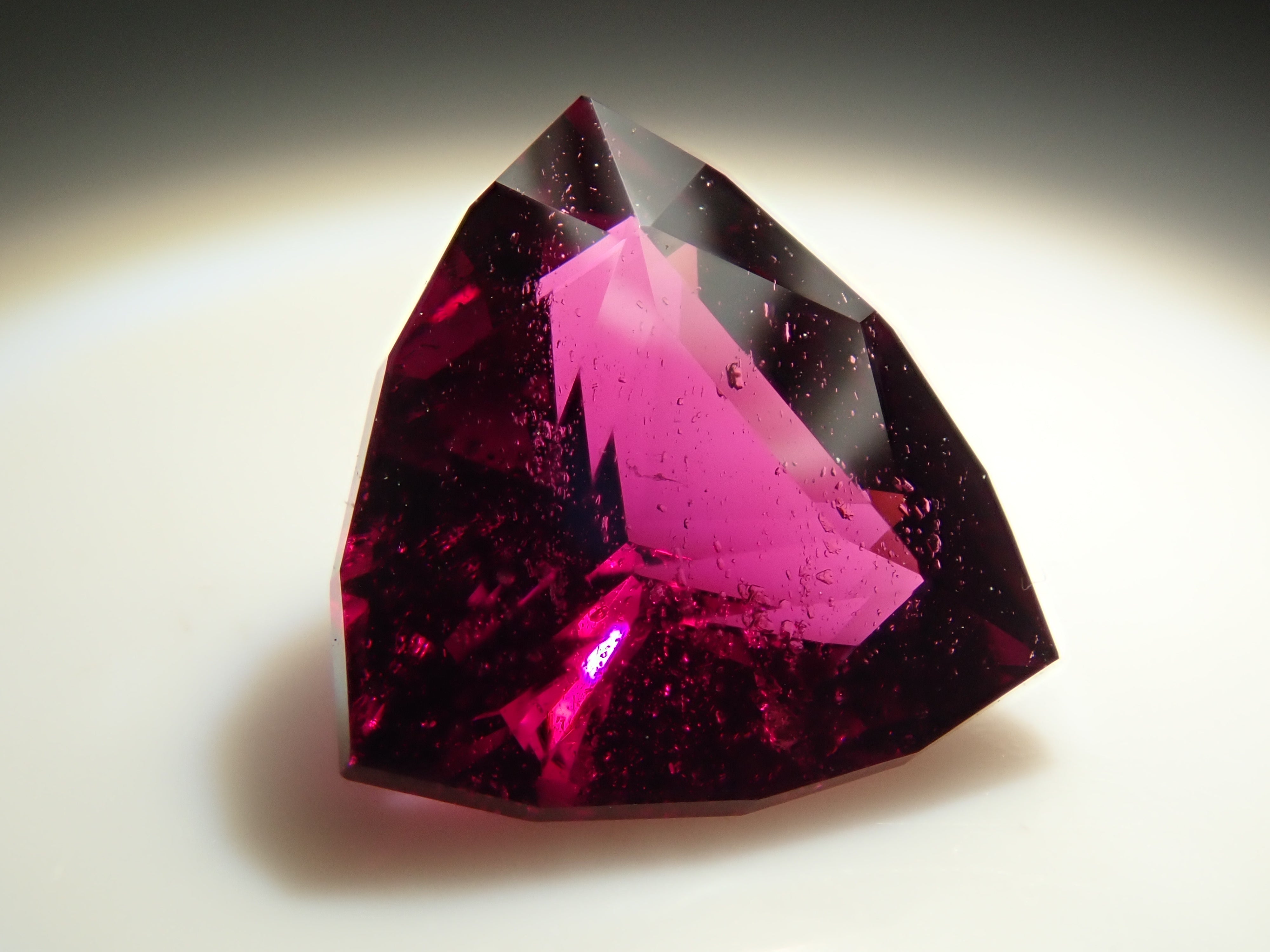 12561016掲載】ロードライトガーネット 1.935ctルース