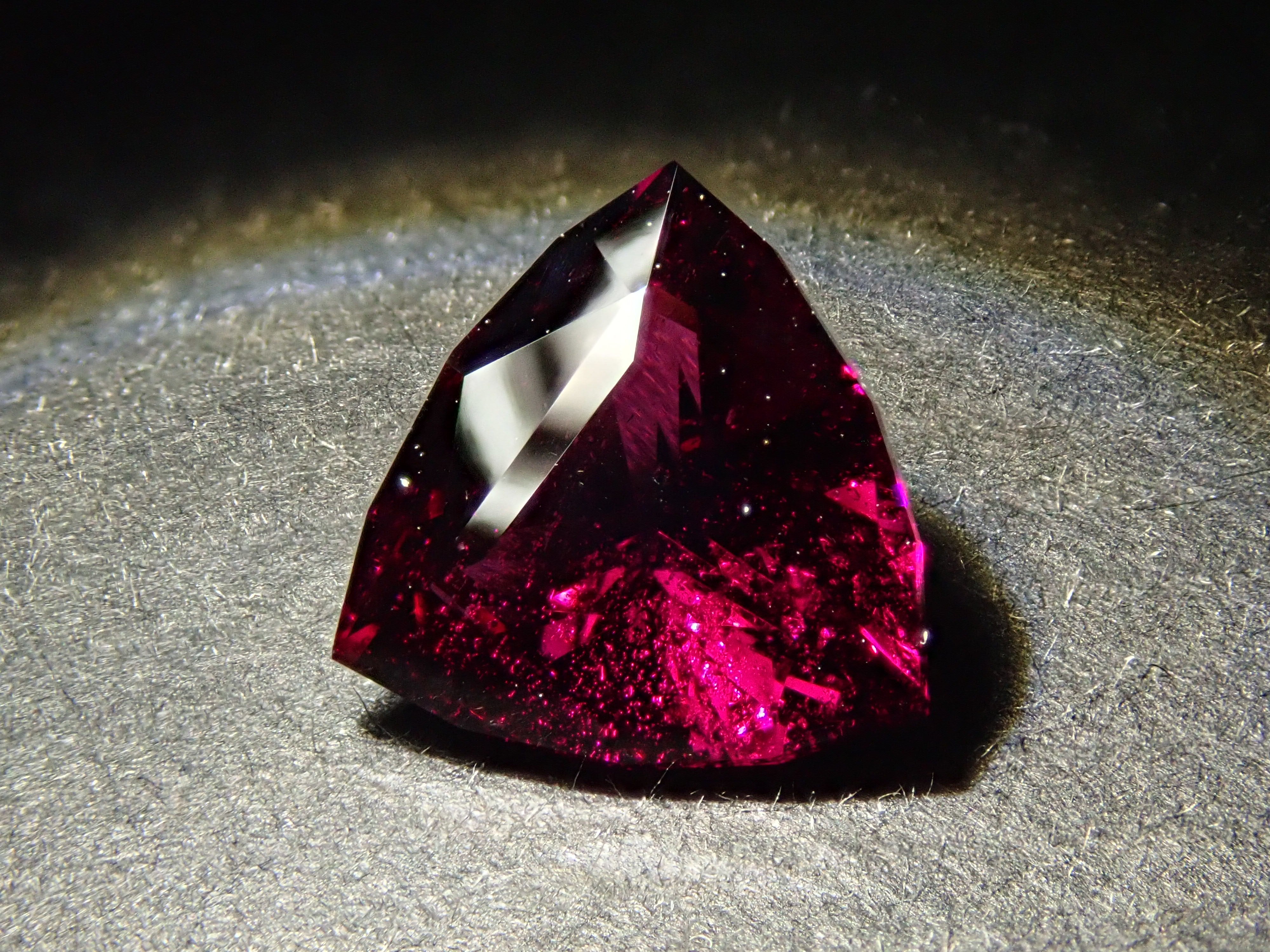 12561016掲載】ロードライトガーネット 1.935ctルース