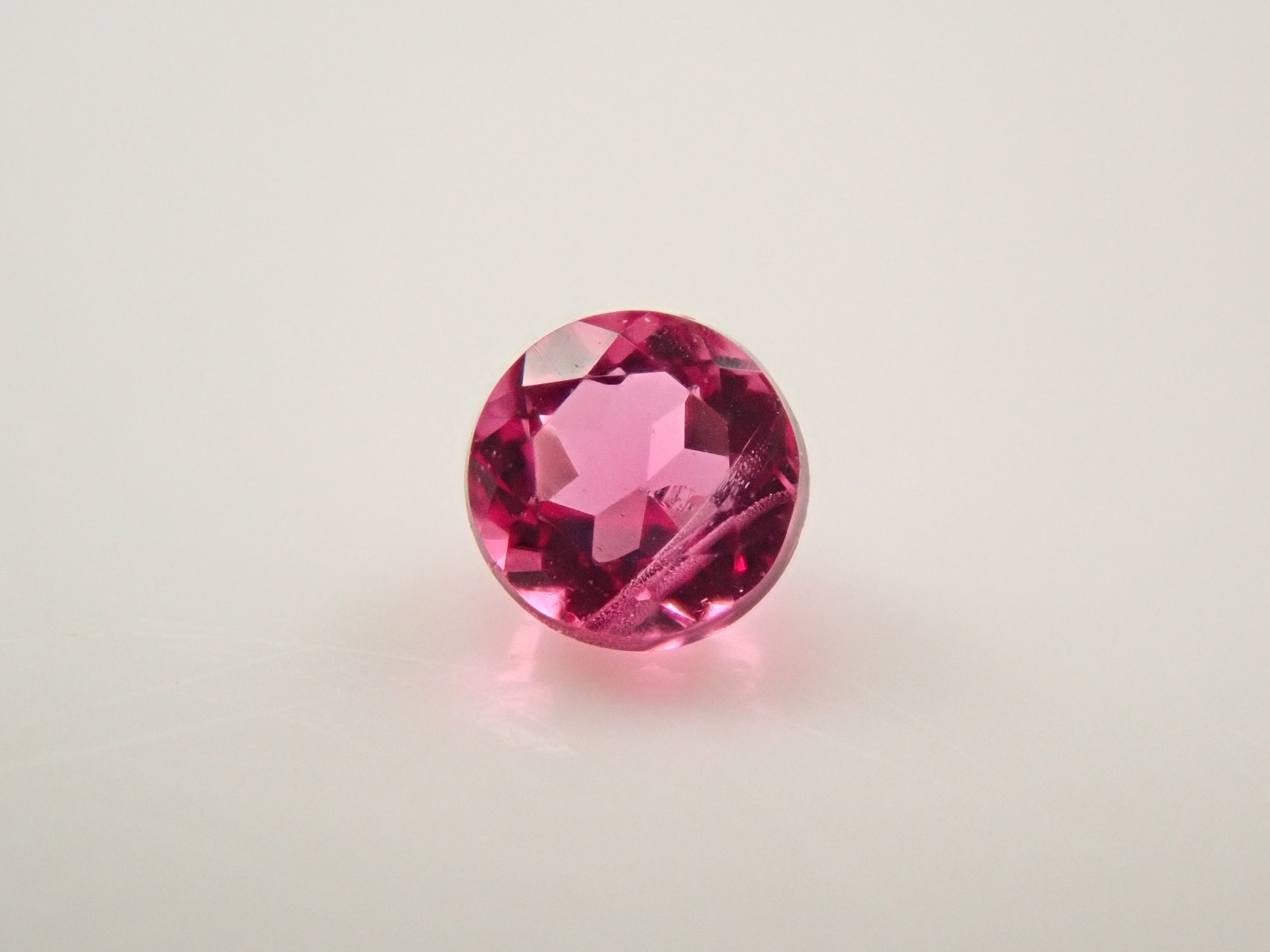 [12561027] American Red Beryl 0.049ct Loose Stone