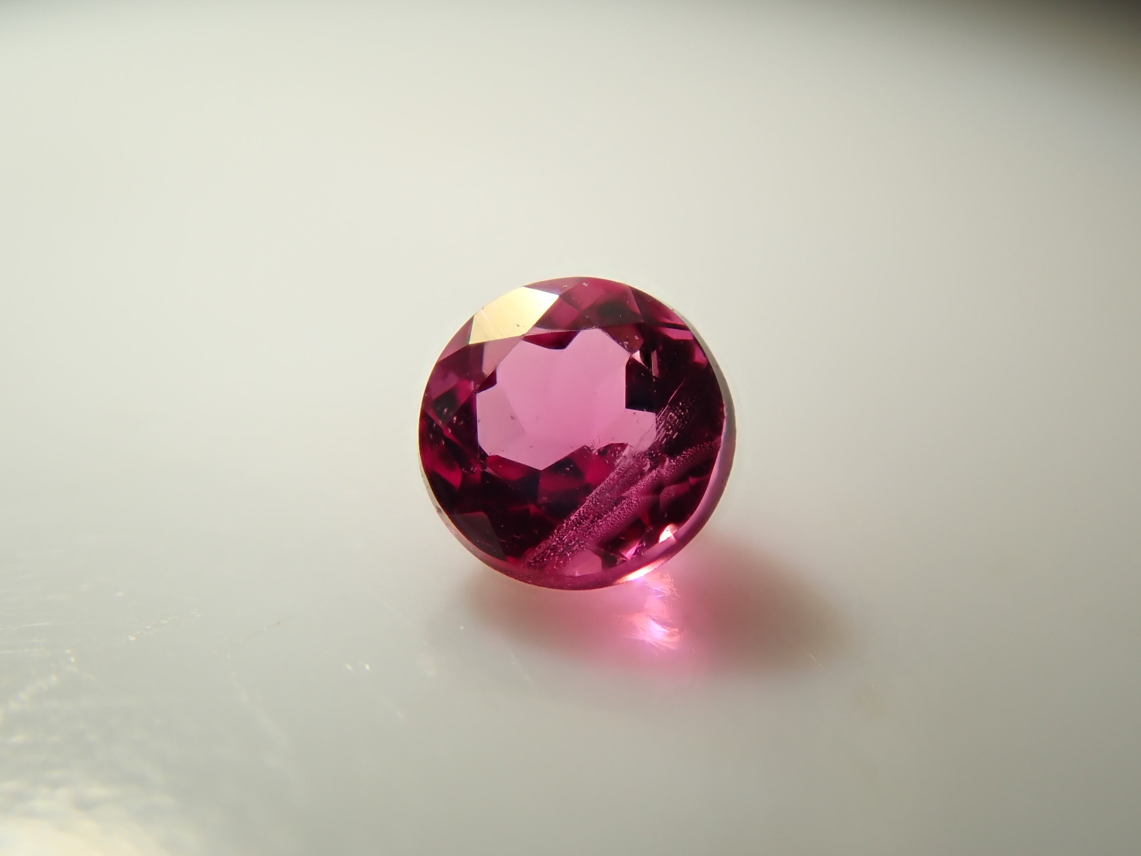 [12561027] American Red Beryl 0.049ct Loose Stone