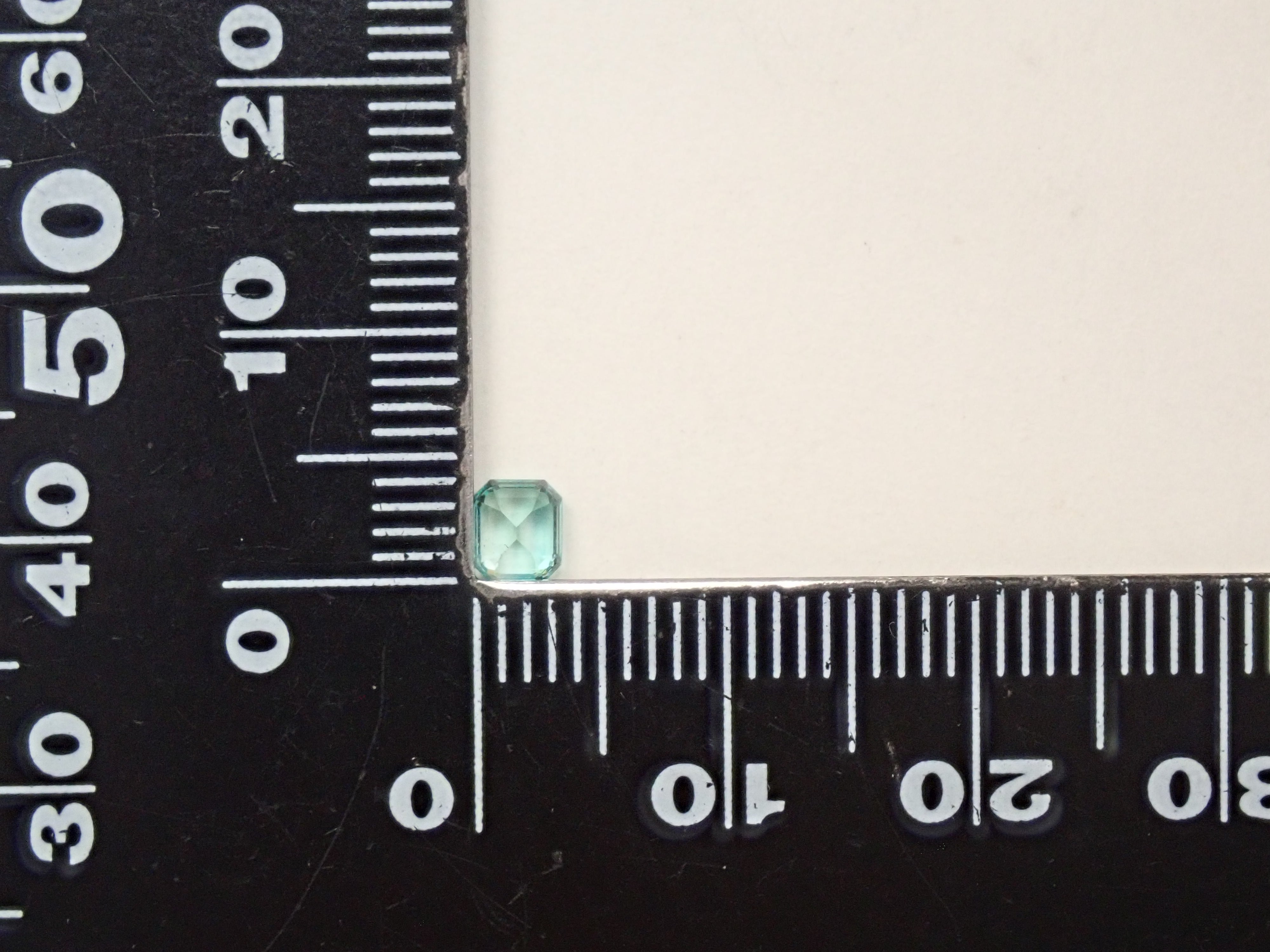 【11/29 22時販売】オーストラリア産エメラルド 0.320ctルース