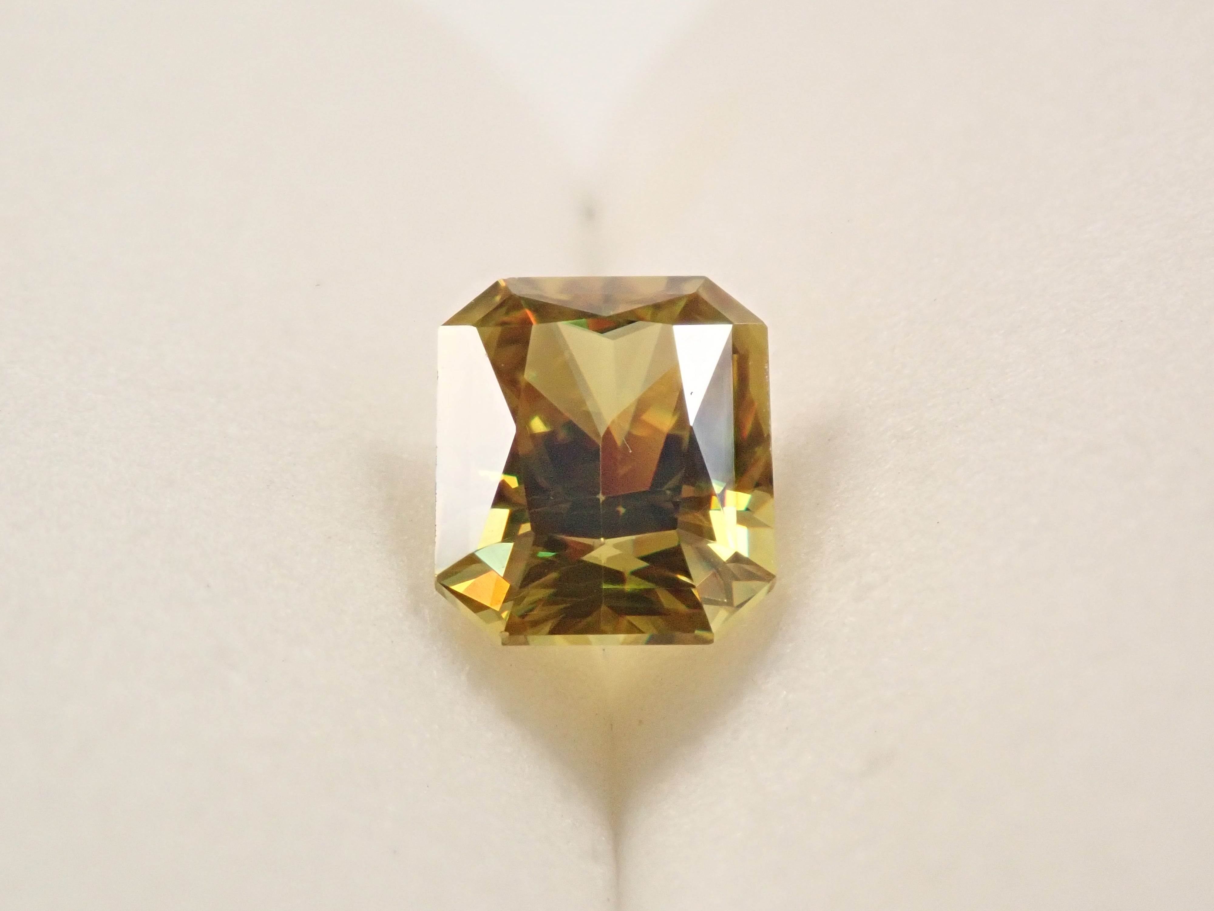 マダガスカル産スフェーン 1.864ctルース