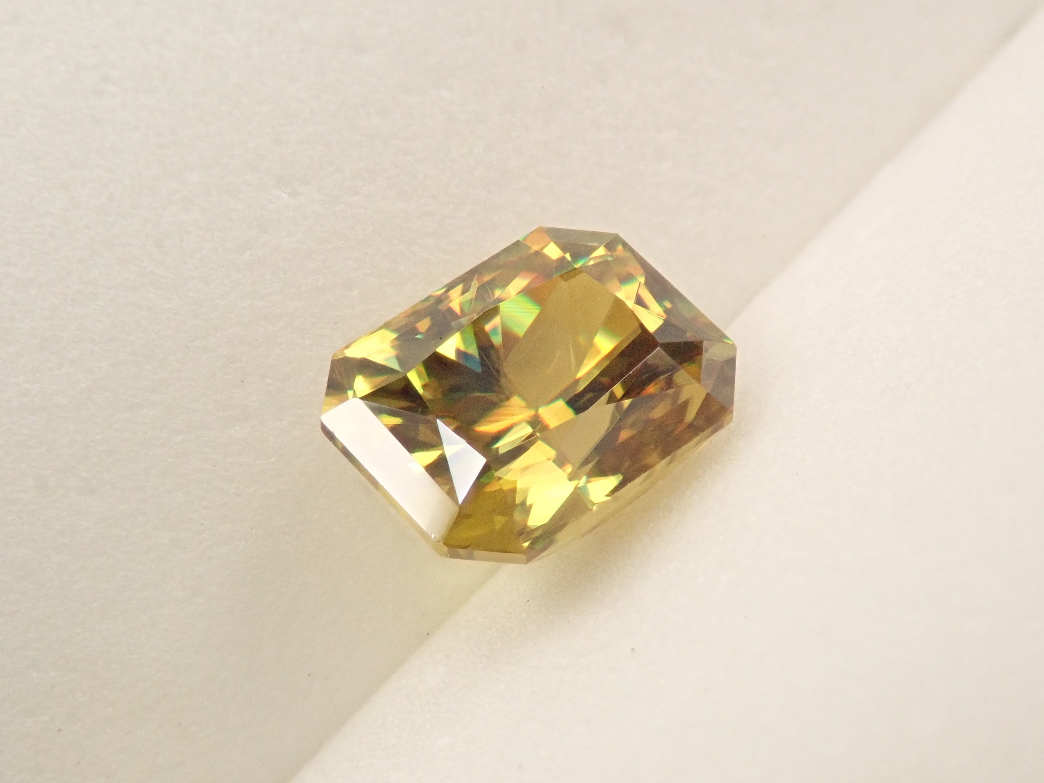 マダガスカル産スフェーン 1.864ctルース