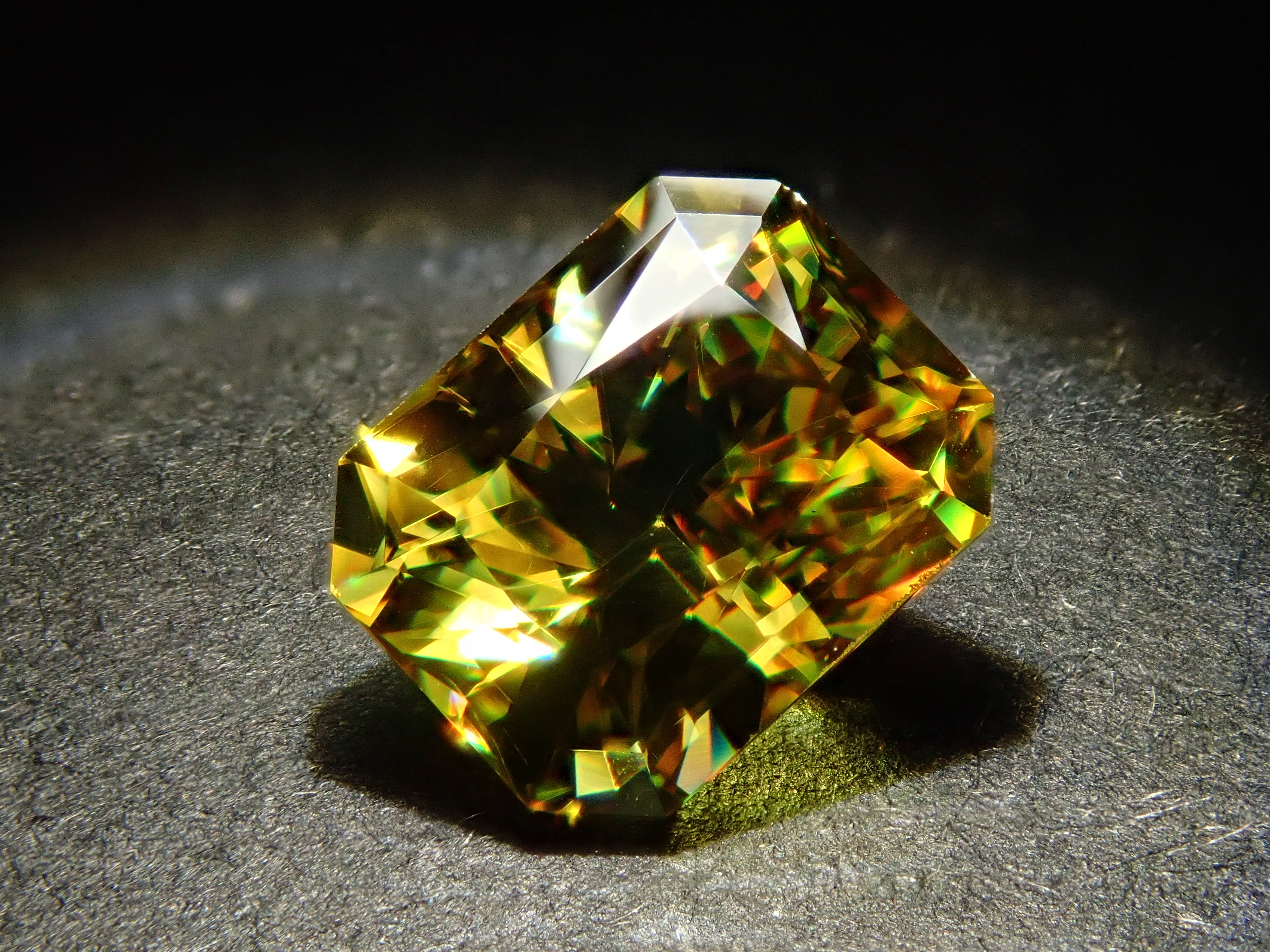 マダガスカル産スフェーン 1.864ctルース