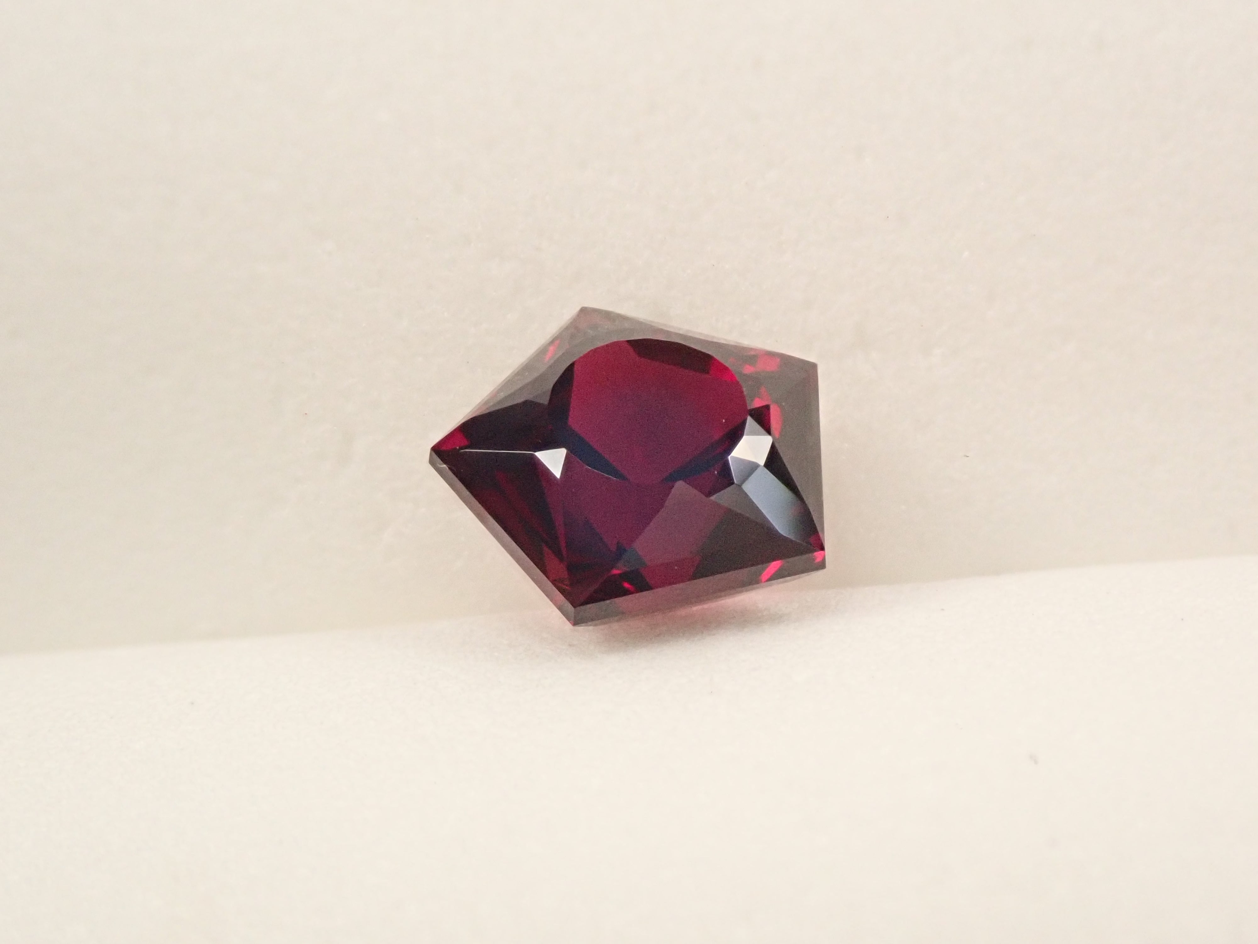 [12560334] 3.161克拉 莫三比克產紅榴石裸石