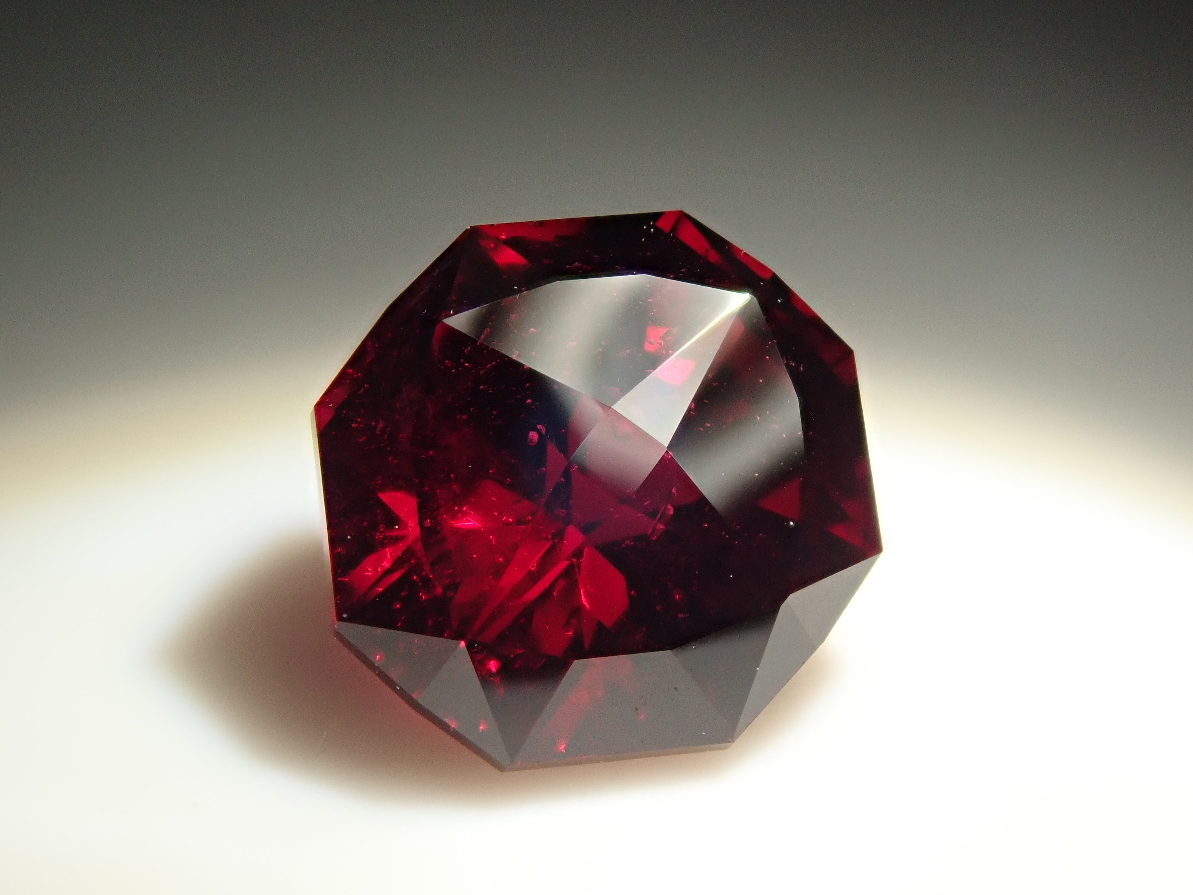 [12560335] Tanzanian Almandine Garnet 2.169ct Loose Stone